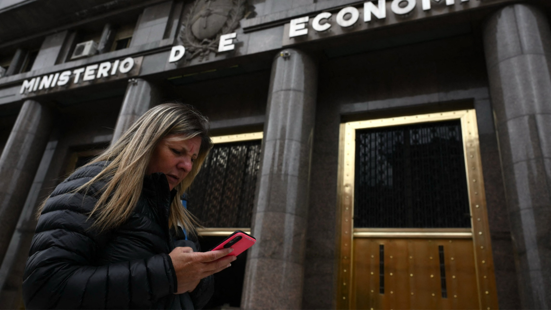 d1e00ek4ebabms.cloudfront.net image