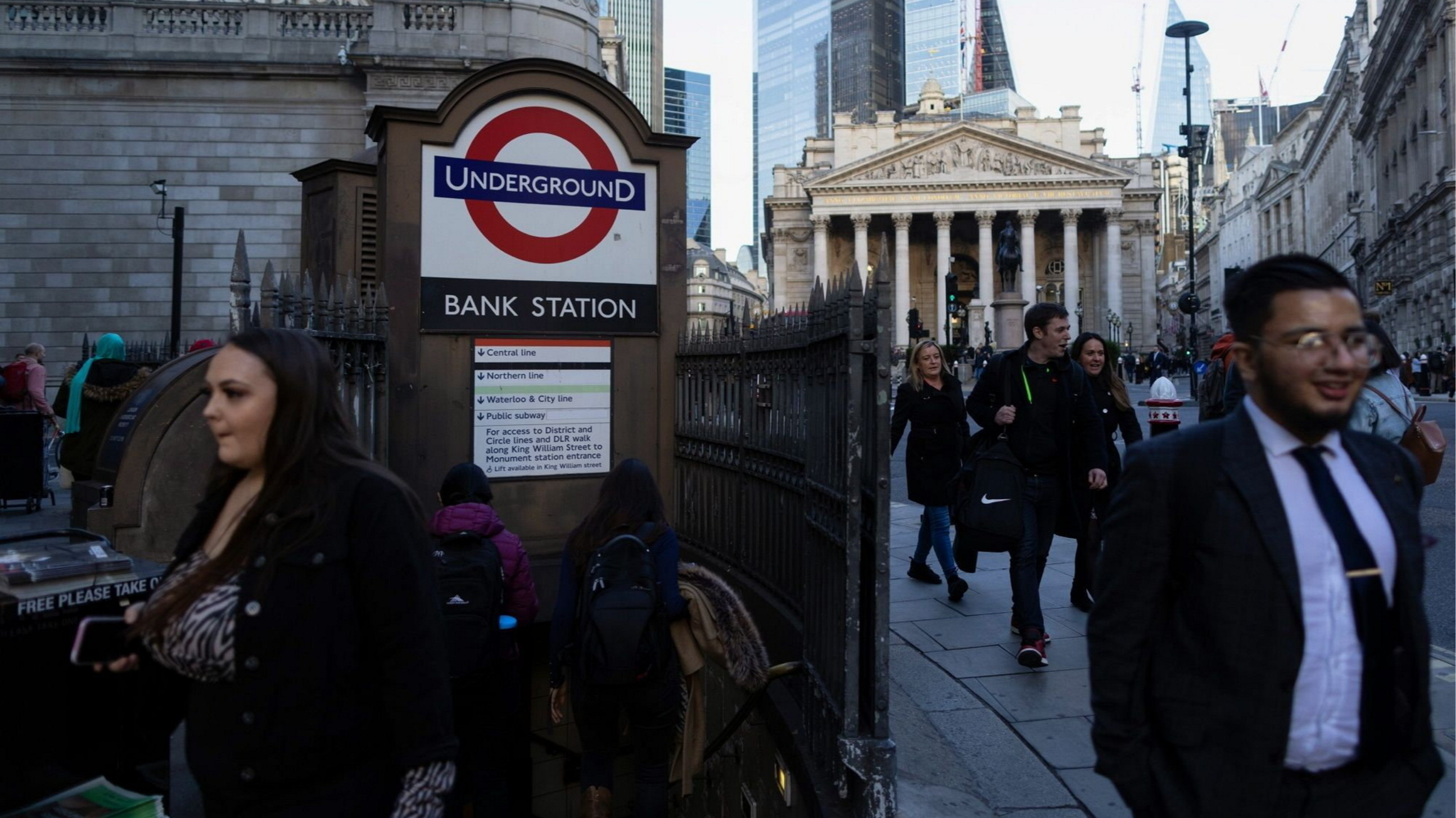 UK banks set for bumper profits despite mortgage market freeze