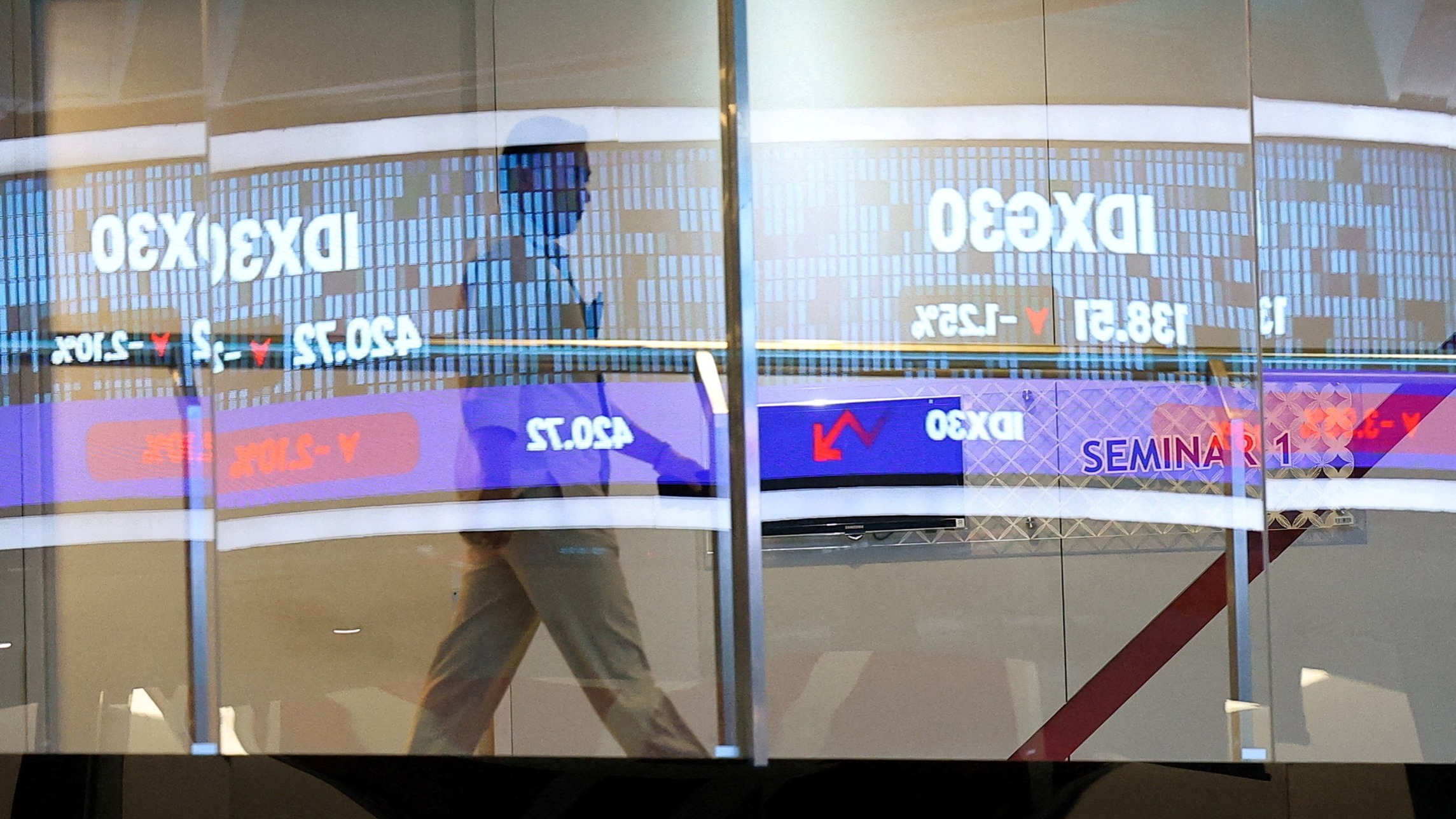 d1e00ek4ebabms.cloudfront.net image