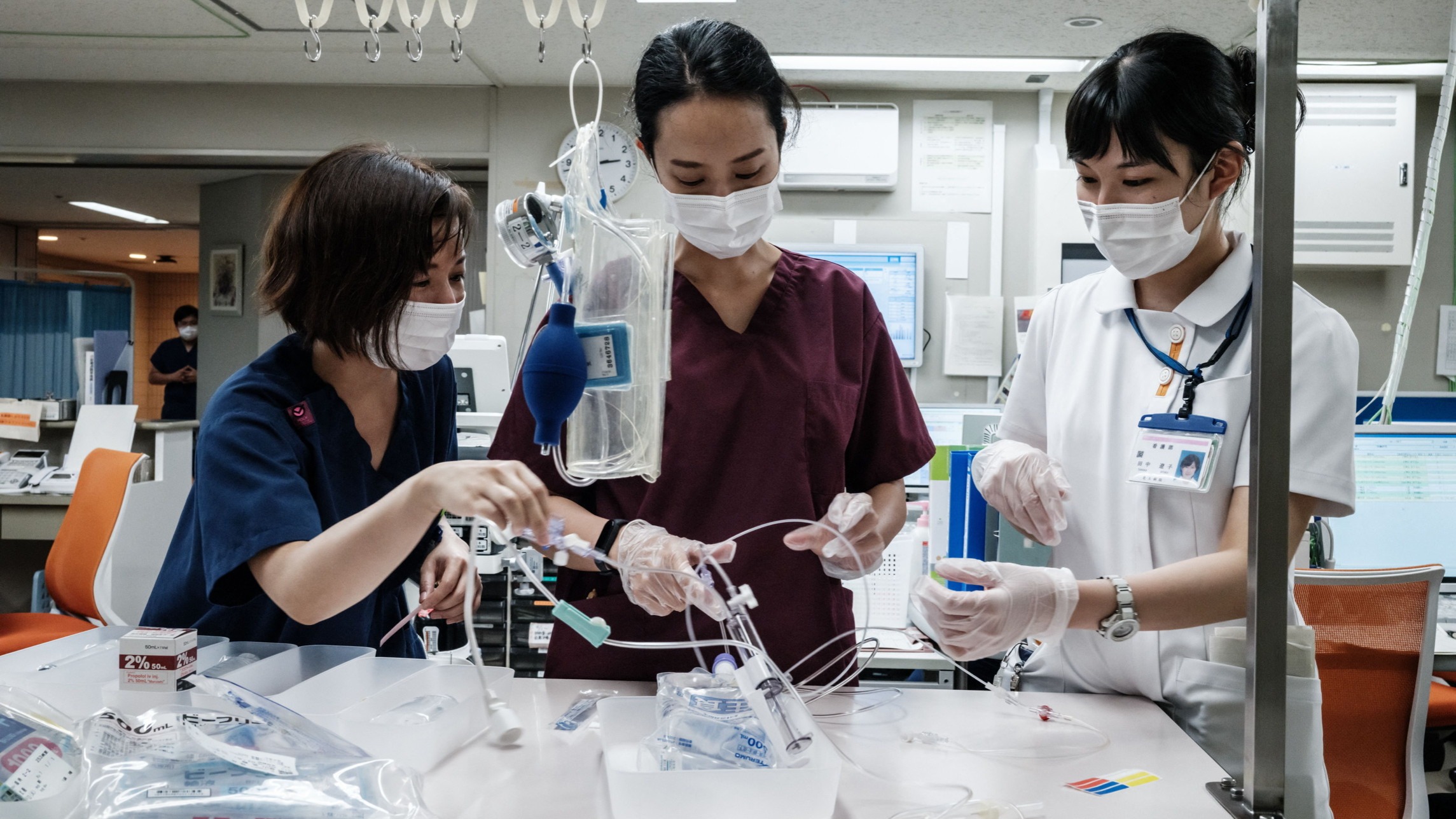 d1e00ek4ebabms.cloudfront.net image