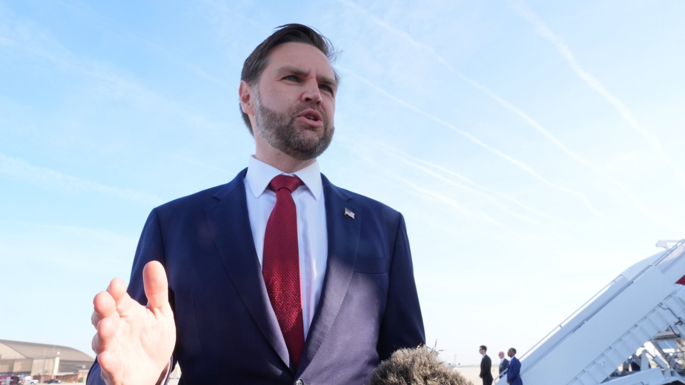 d1e00ek4ebabms.cloudfront.net image