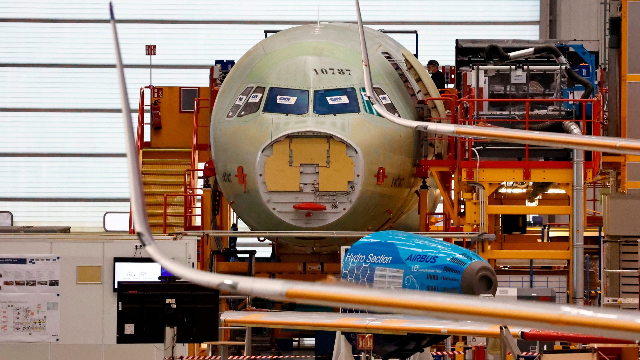 Airbus cuts full-year delivery target amid supply chain woes | Financial  Times