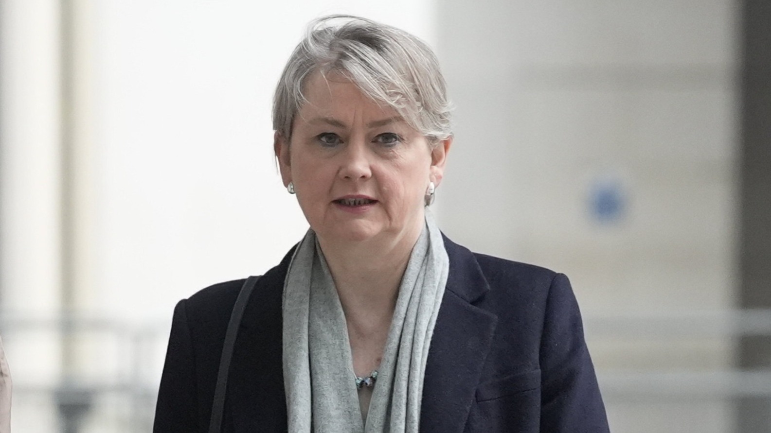 d1e00ek4ebabms.cloudfront.net image