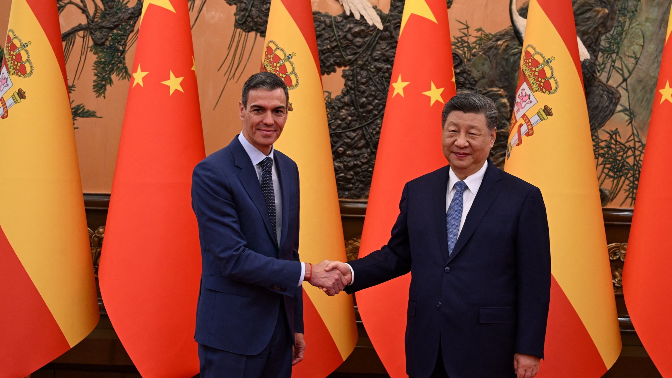 d1e00ek4ebabms.cloudfront.net image