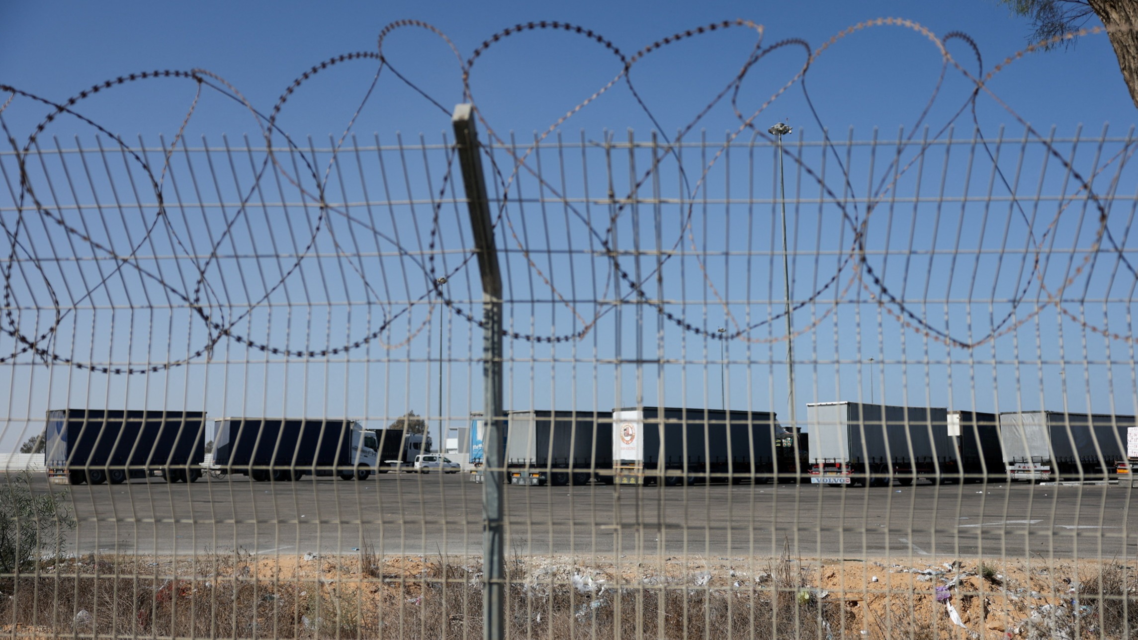 d1e00ek4ebabms.cloudfront.net image