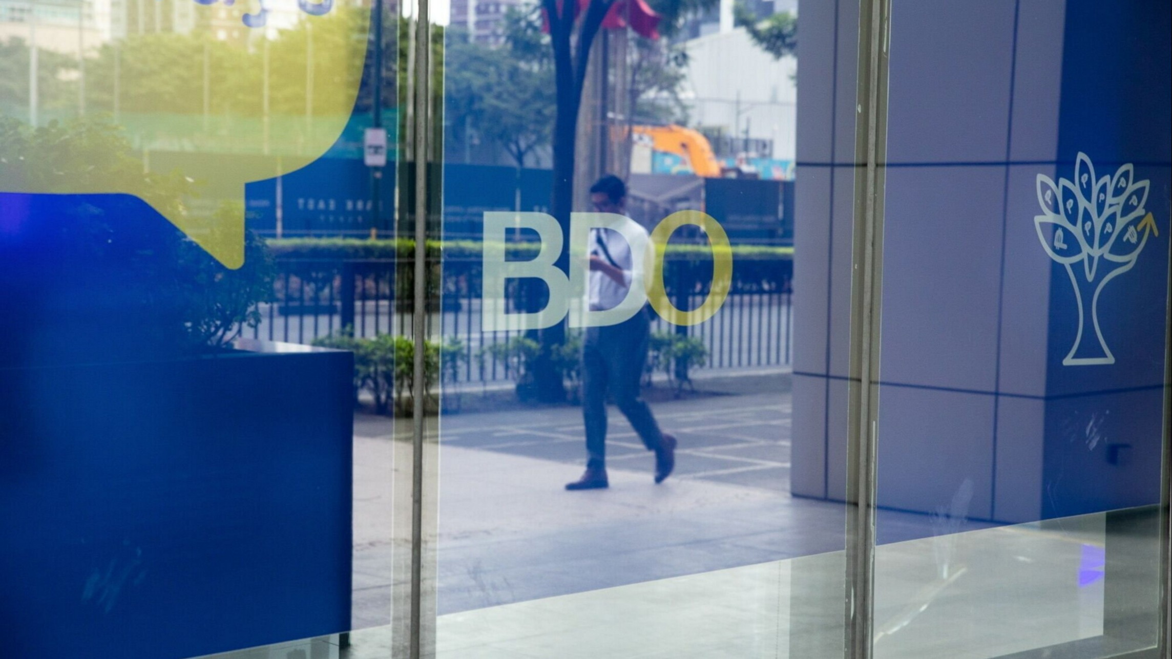 d1e00ek4ebabms.cloudfront.net image