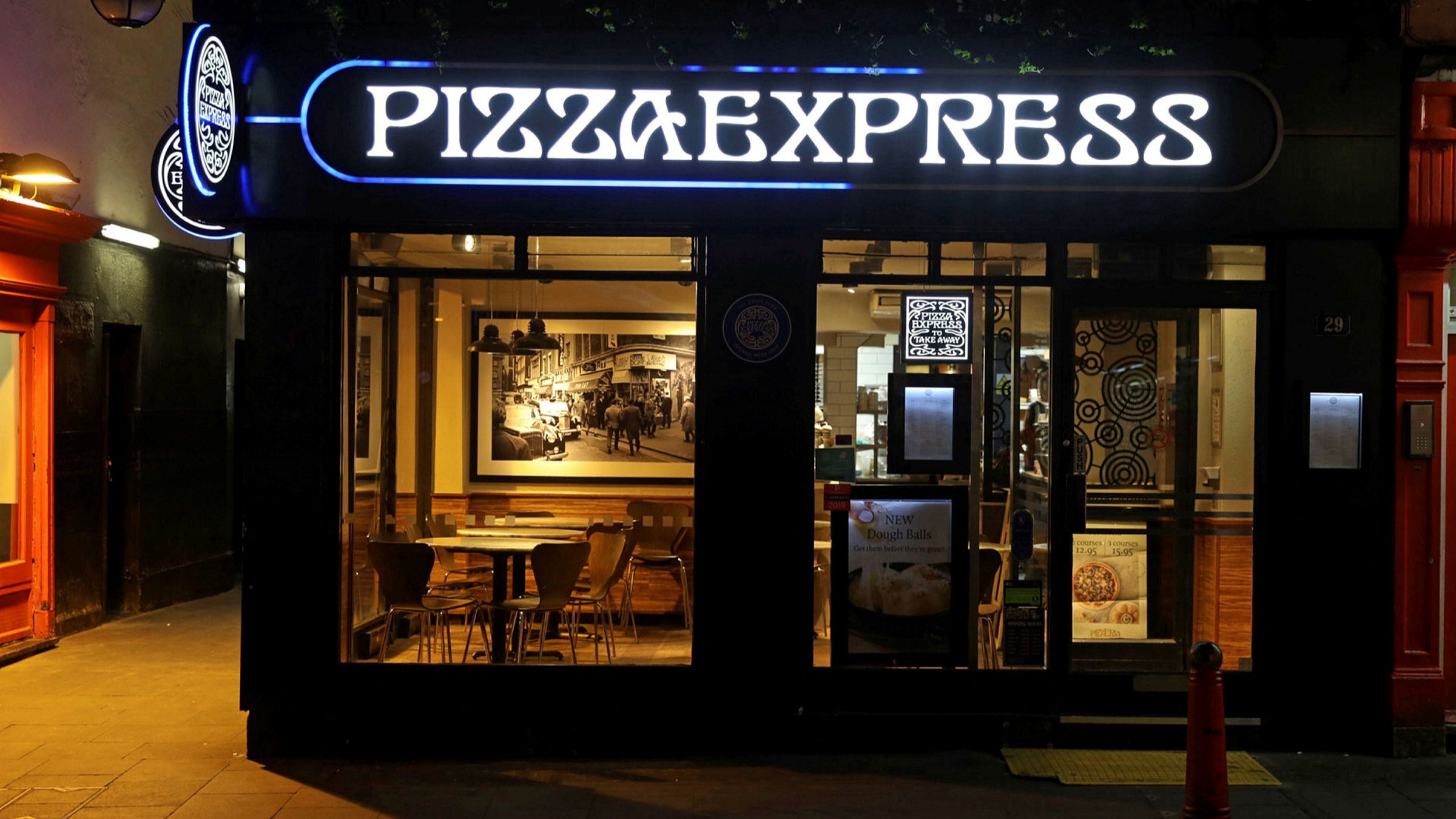 Пицца экспресс сайт. Pizza Express. Пицца экспресс фото. Пицца экспресс вывеска. Пицца экспресс меню фото.