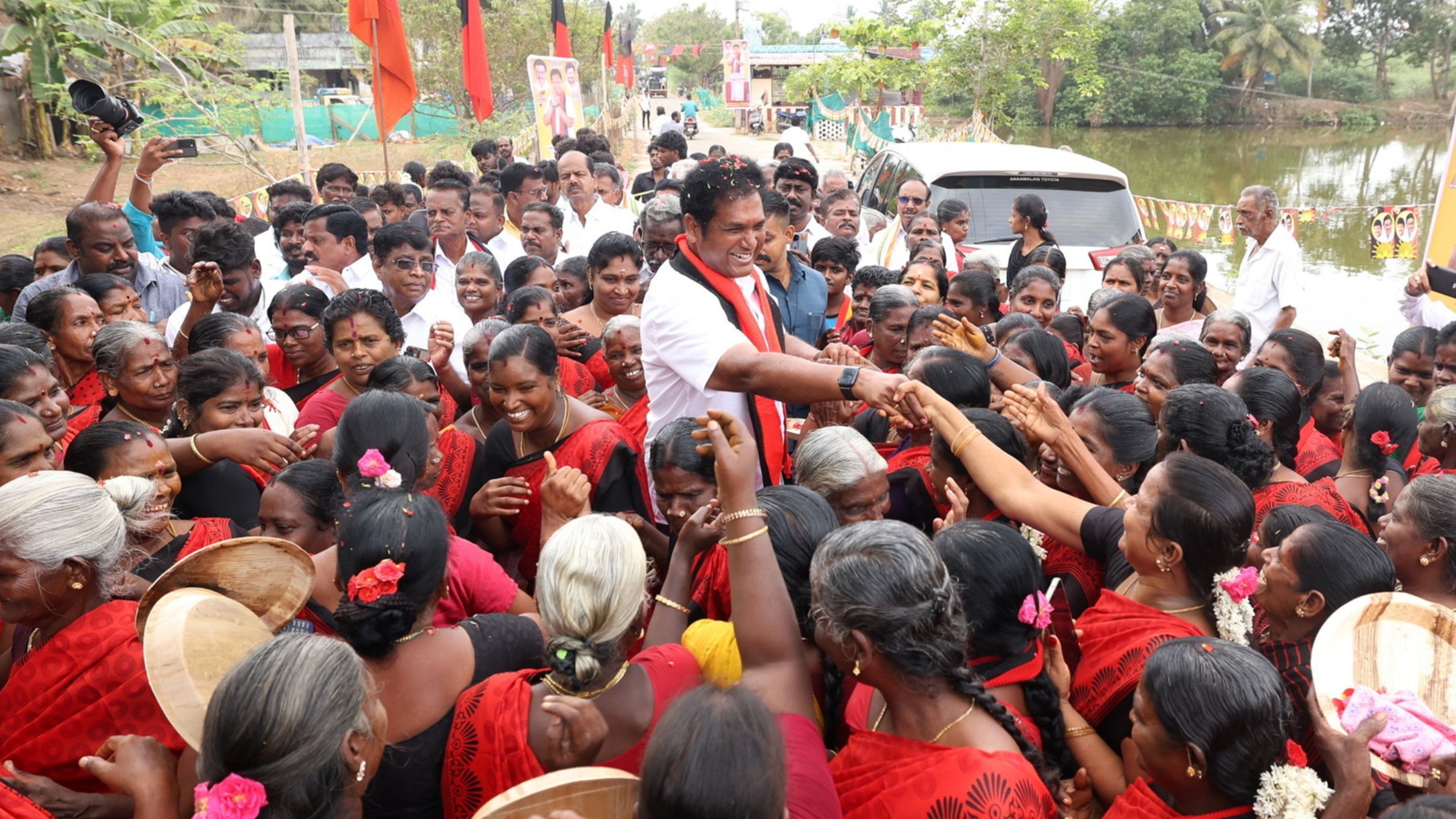 Modi battles for control of India’s Apple heartland