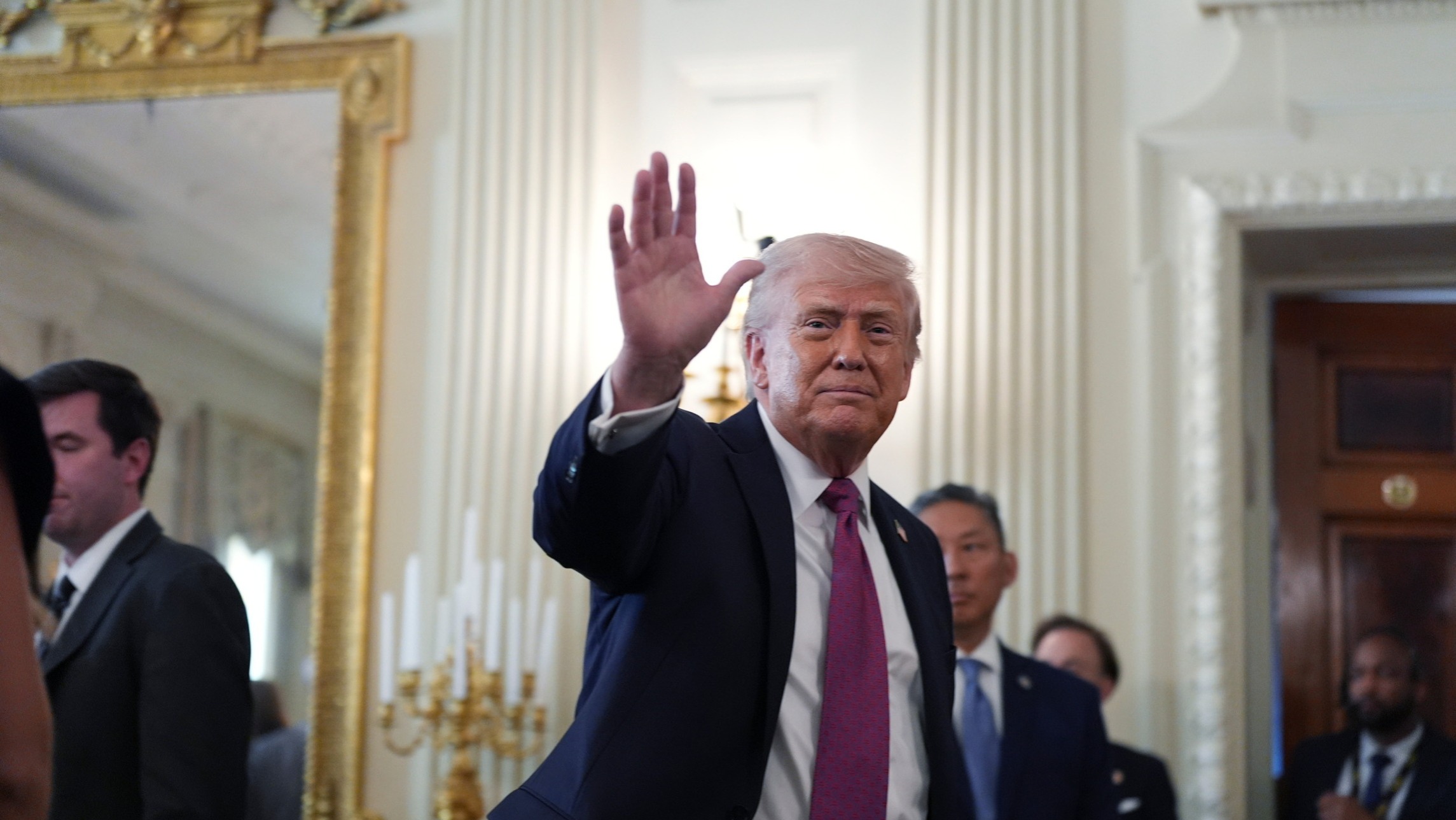 d1e00ek4ebabms.cloudfront.net image