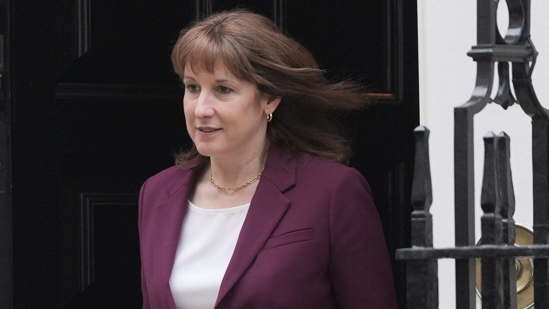 d1e00ek4ebabms.cloudfront.net image