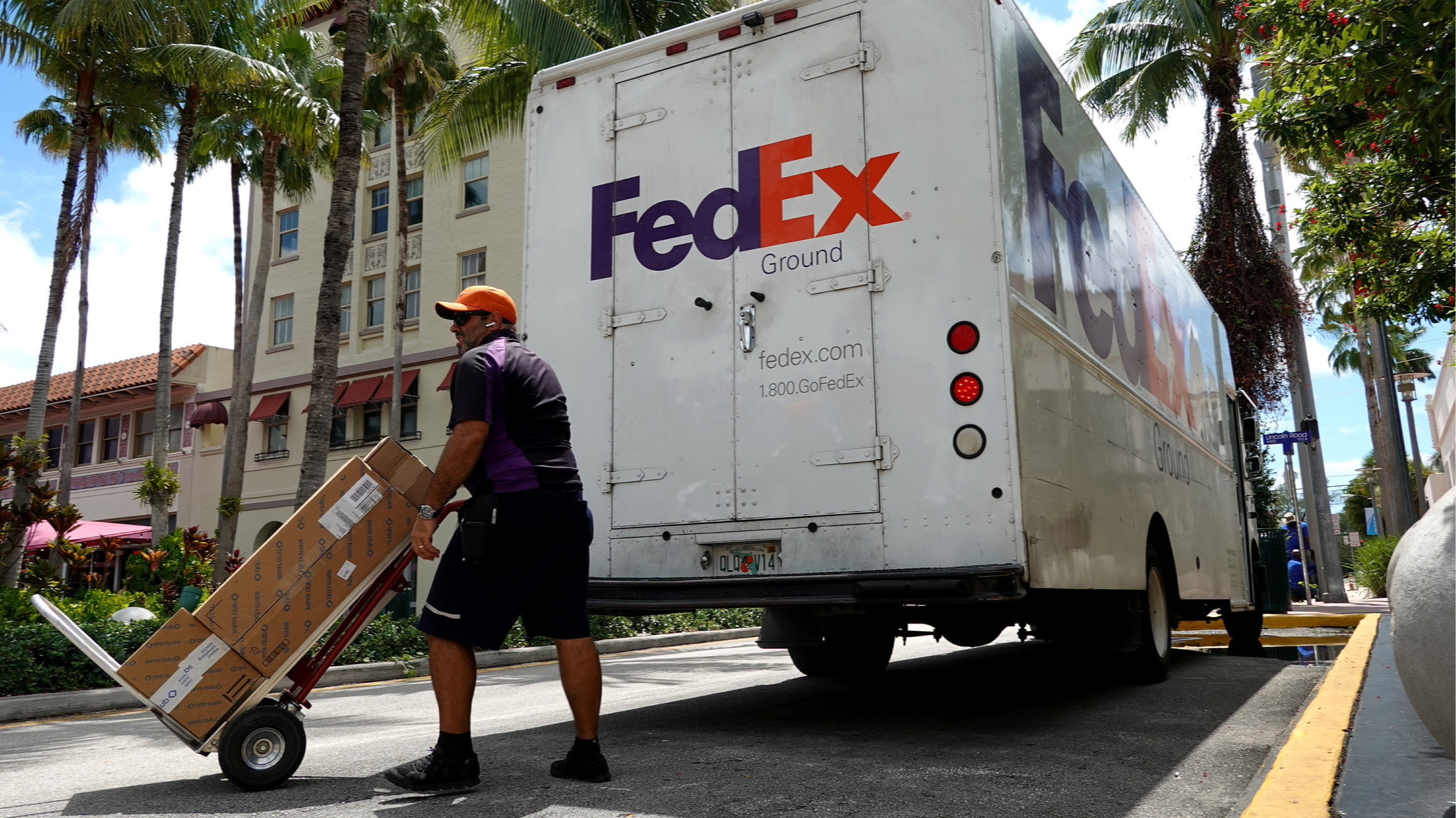 ft.com - Steff Chávez - Wall St blames missteps at FedEx as parcel service fails to deliver