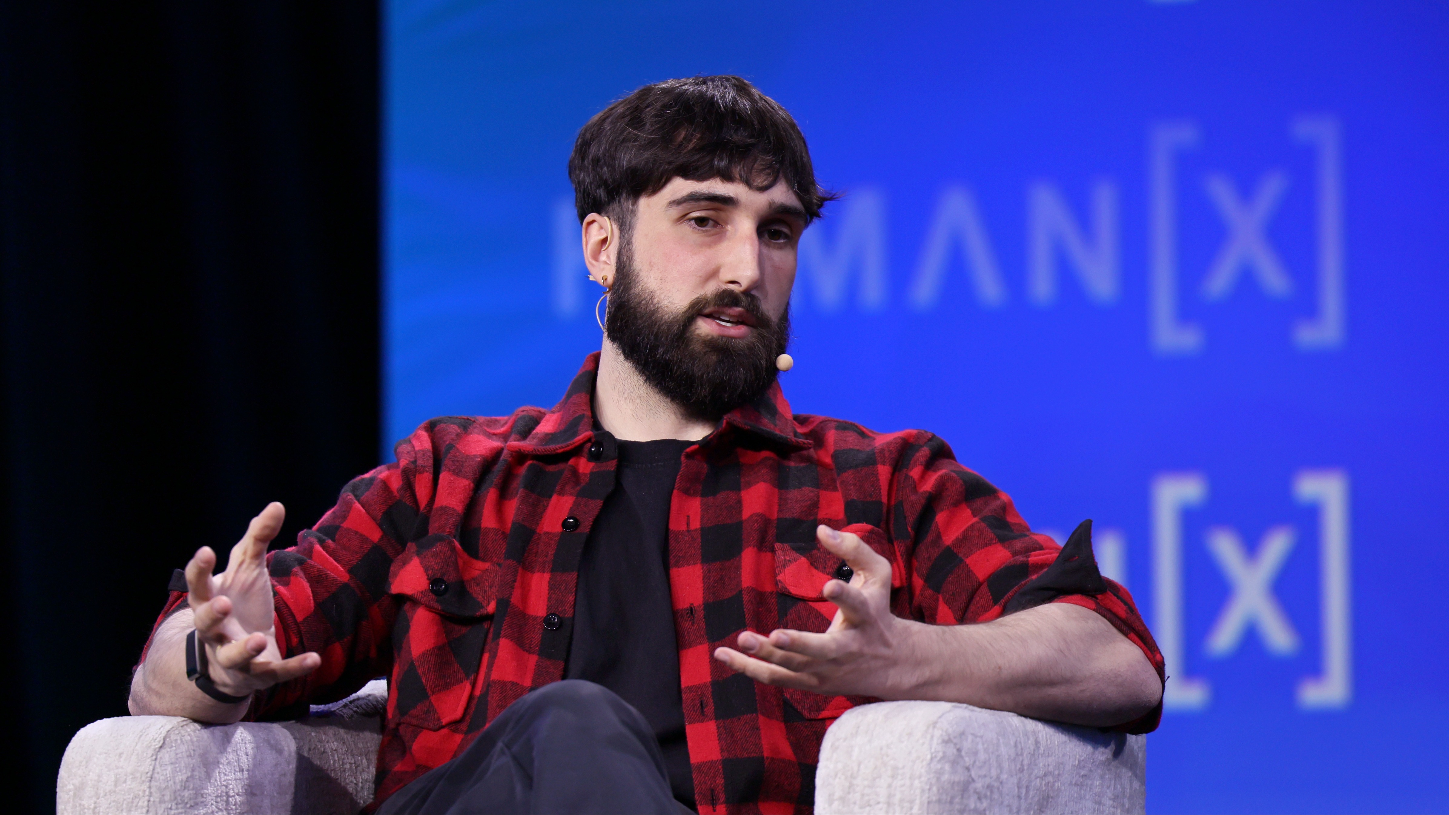 d1e00ek4ebabms.cloudfront.net image