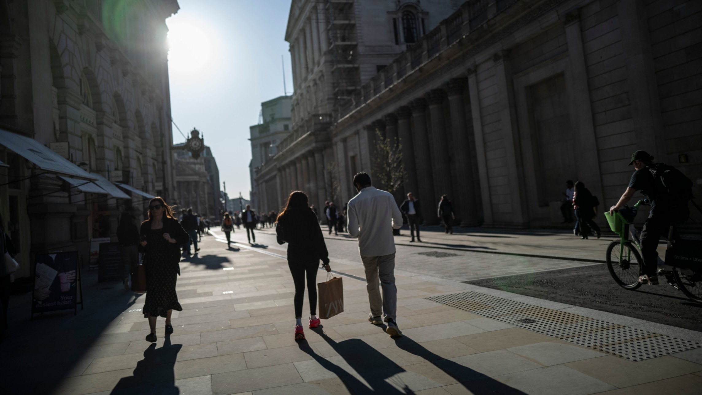 d1e00ek4ebabms.cloudfront.net image