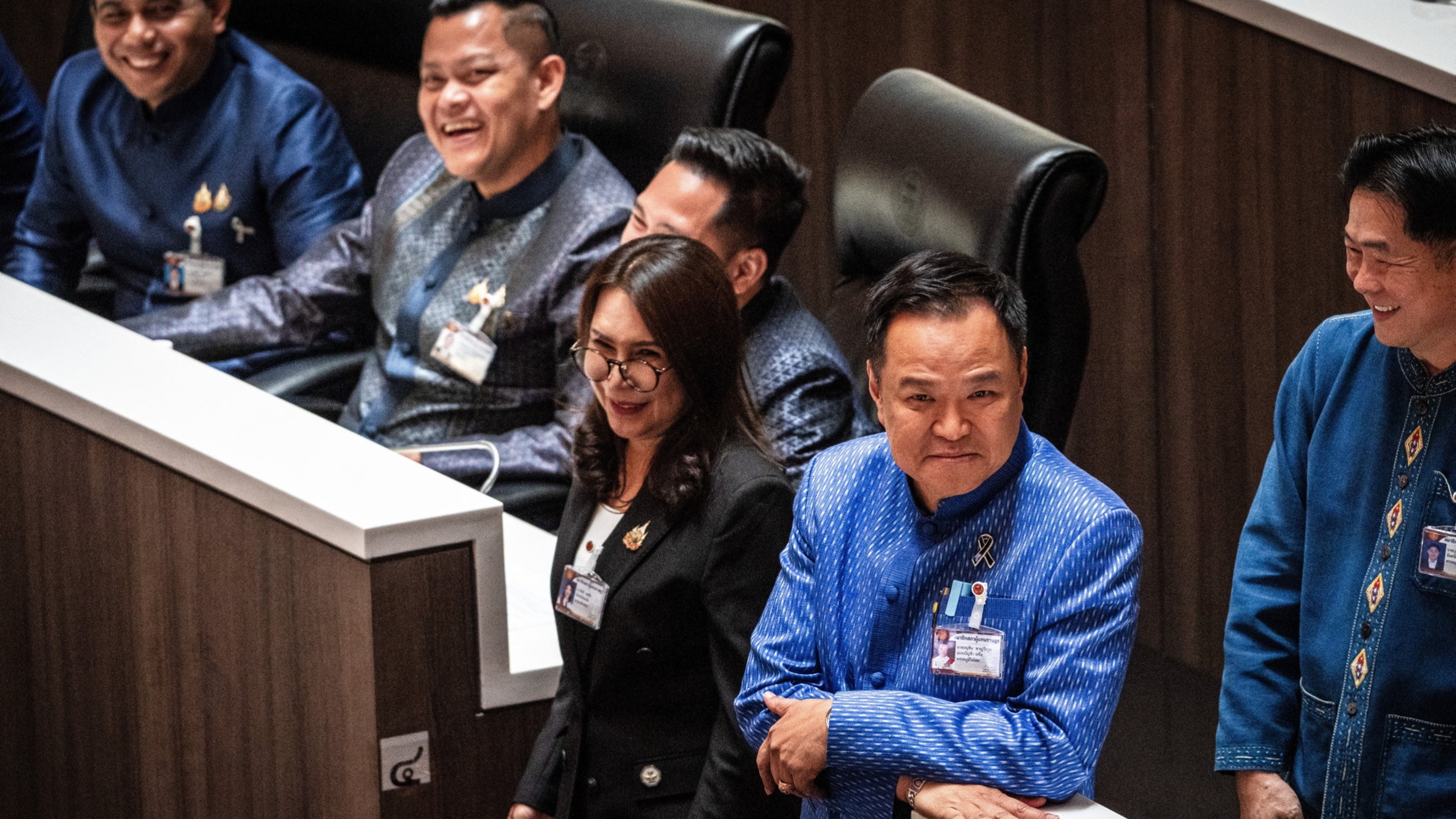 d1e00ek4ebabms.cloudfront.net image