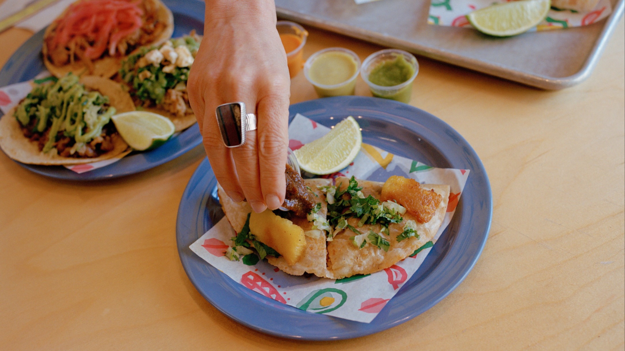 d1e00ek4ebabms.cloudfront.net image