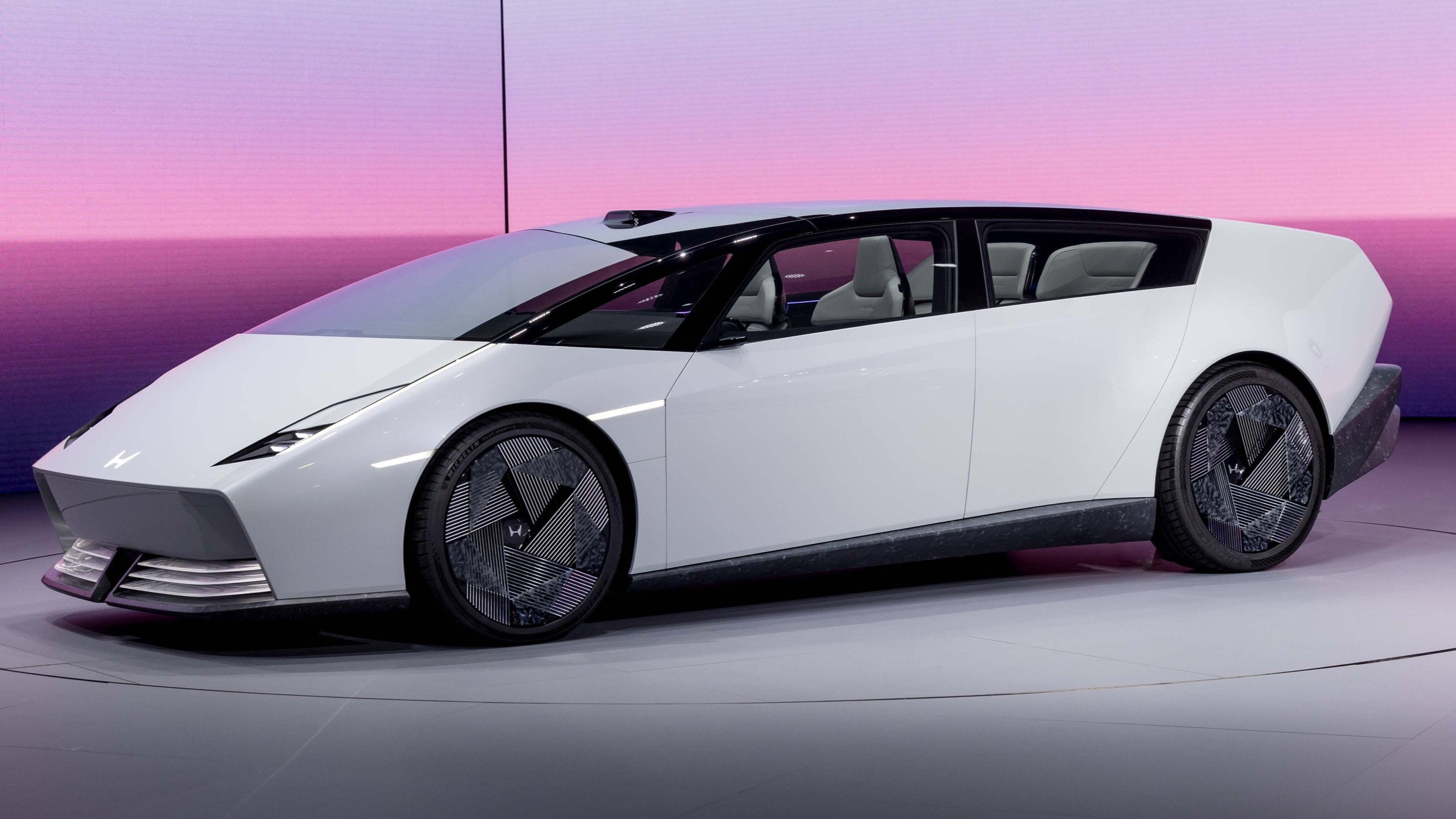 d1e00ek4ebabms.cloudfront.net image