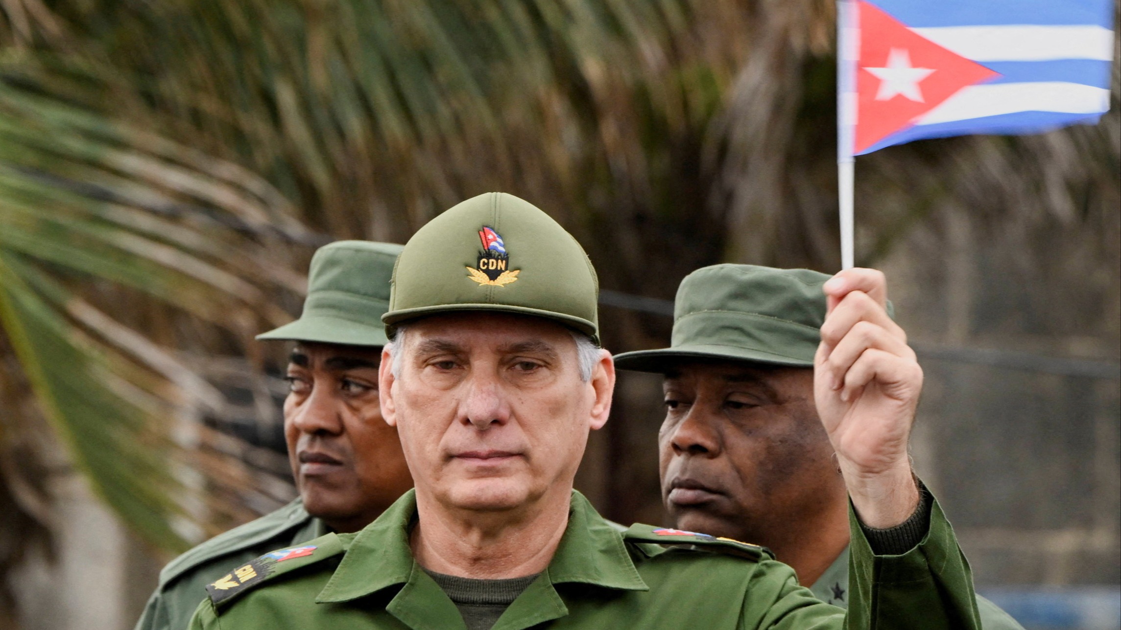 d1e00ek4ebabms.cloudfront.net image