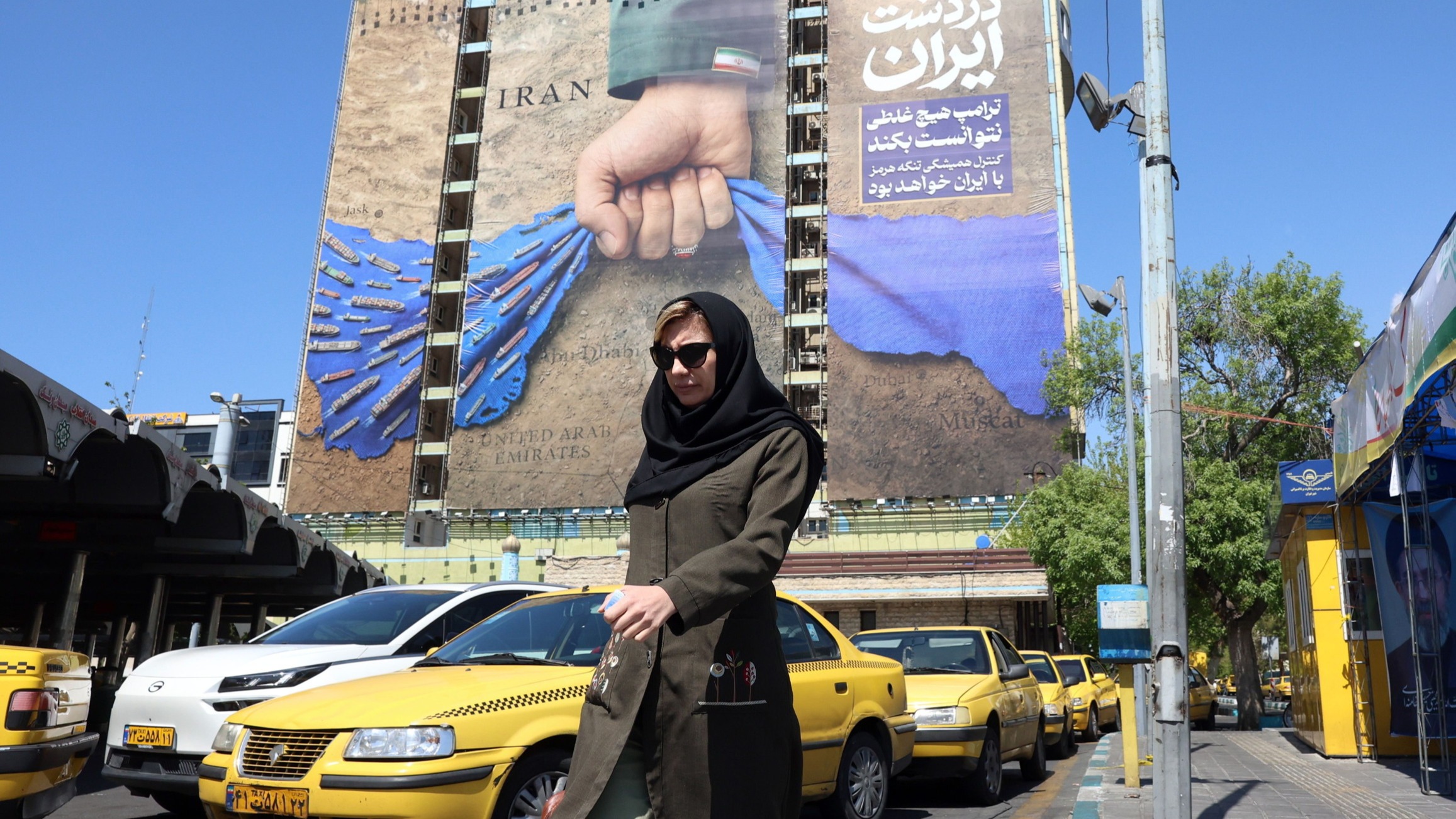 d1e00ek4ebabms.cloudfront.net image