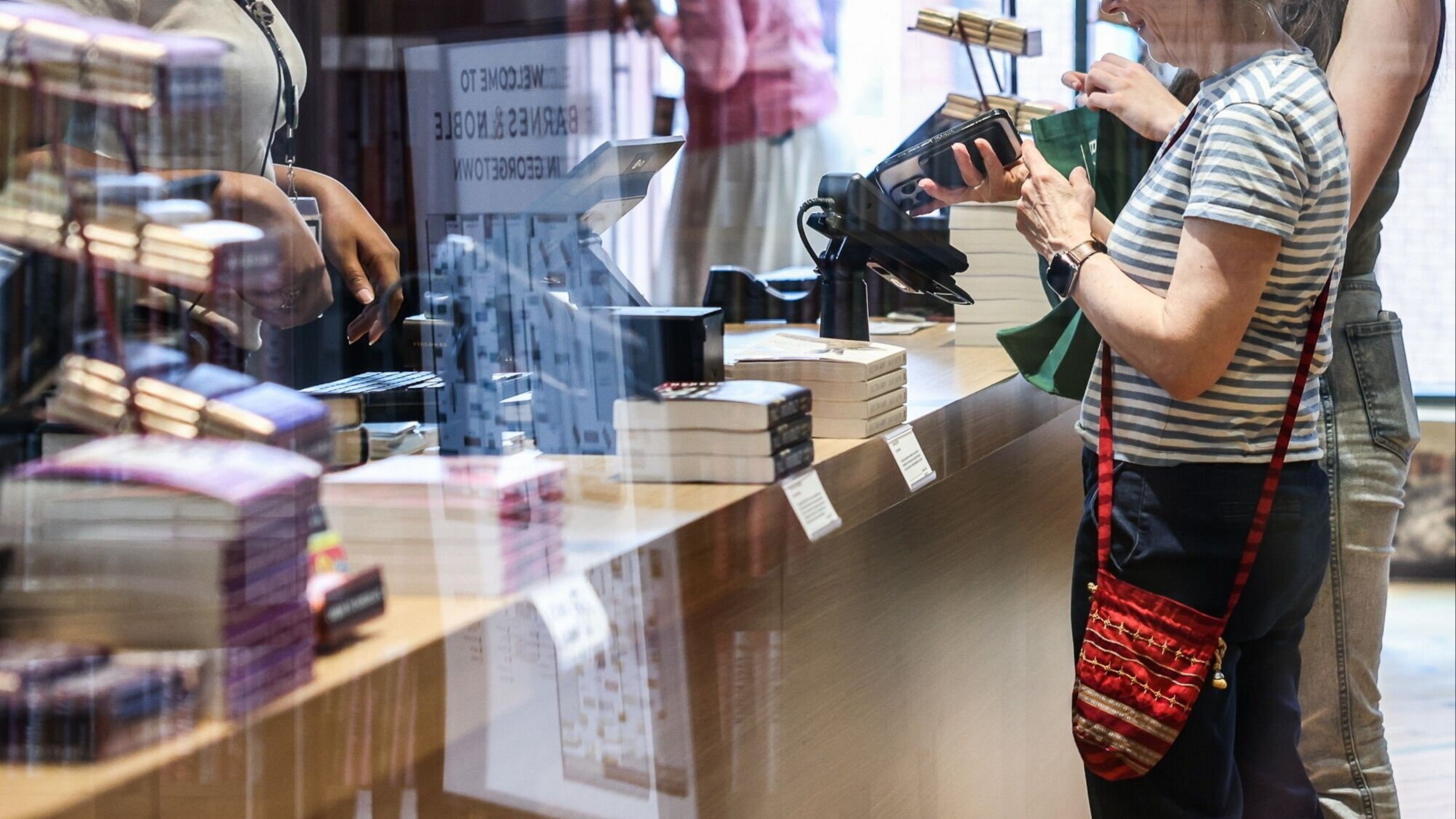 d1e00ek4ebabms.cloudfront.net image