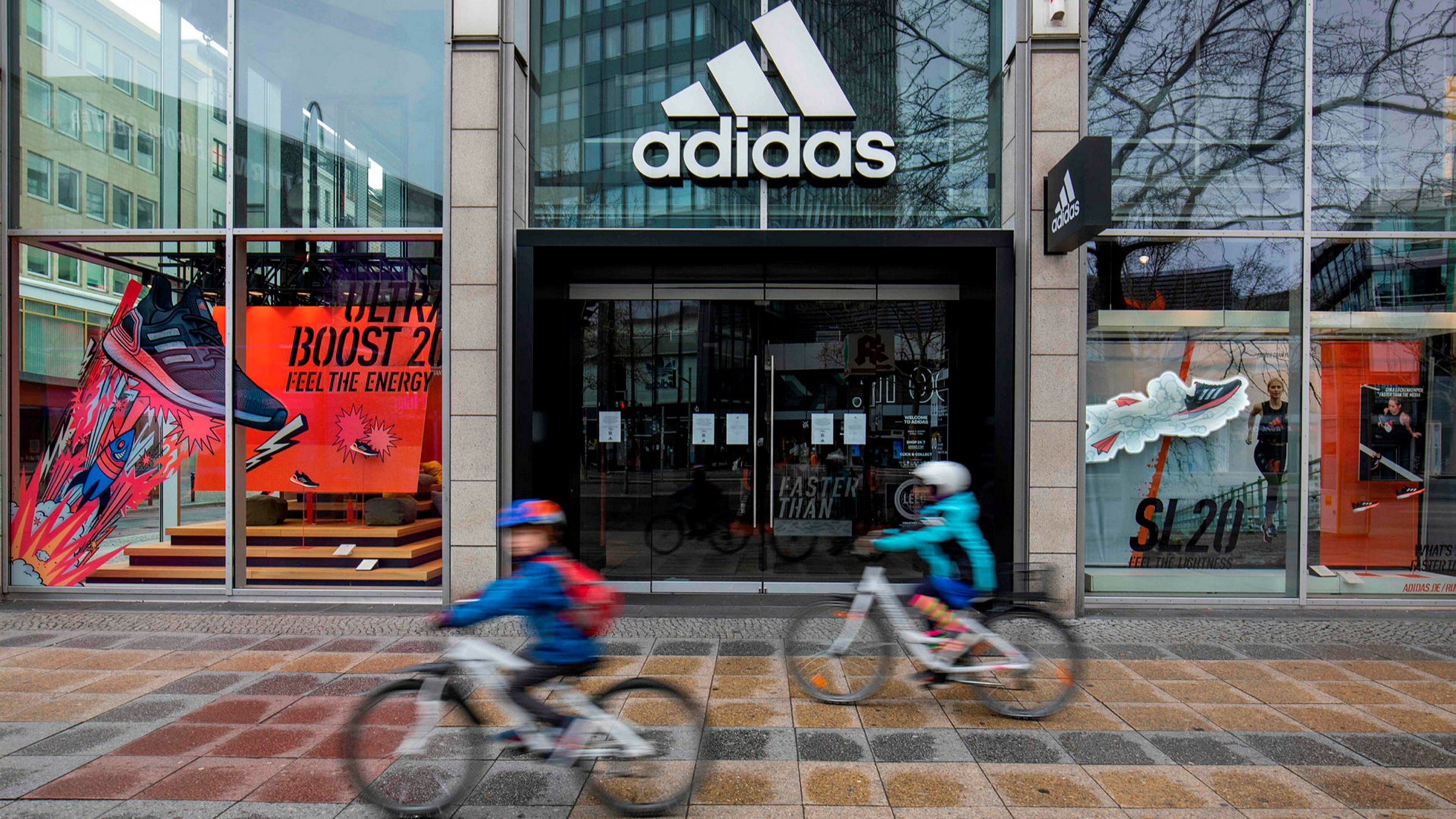 riega la flor Mecánica Ru Adidas aims to cut out retailers in renewed push for growth | Financial  Times