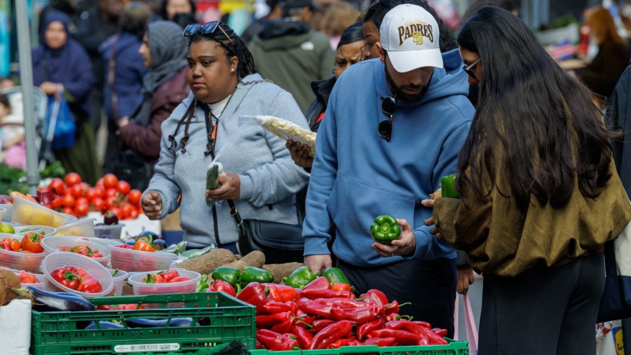 d1e00ek4ebabms.cloudfront.net image