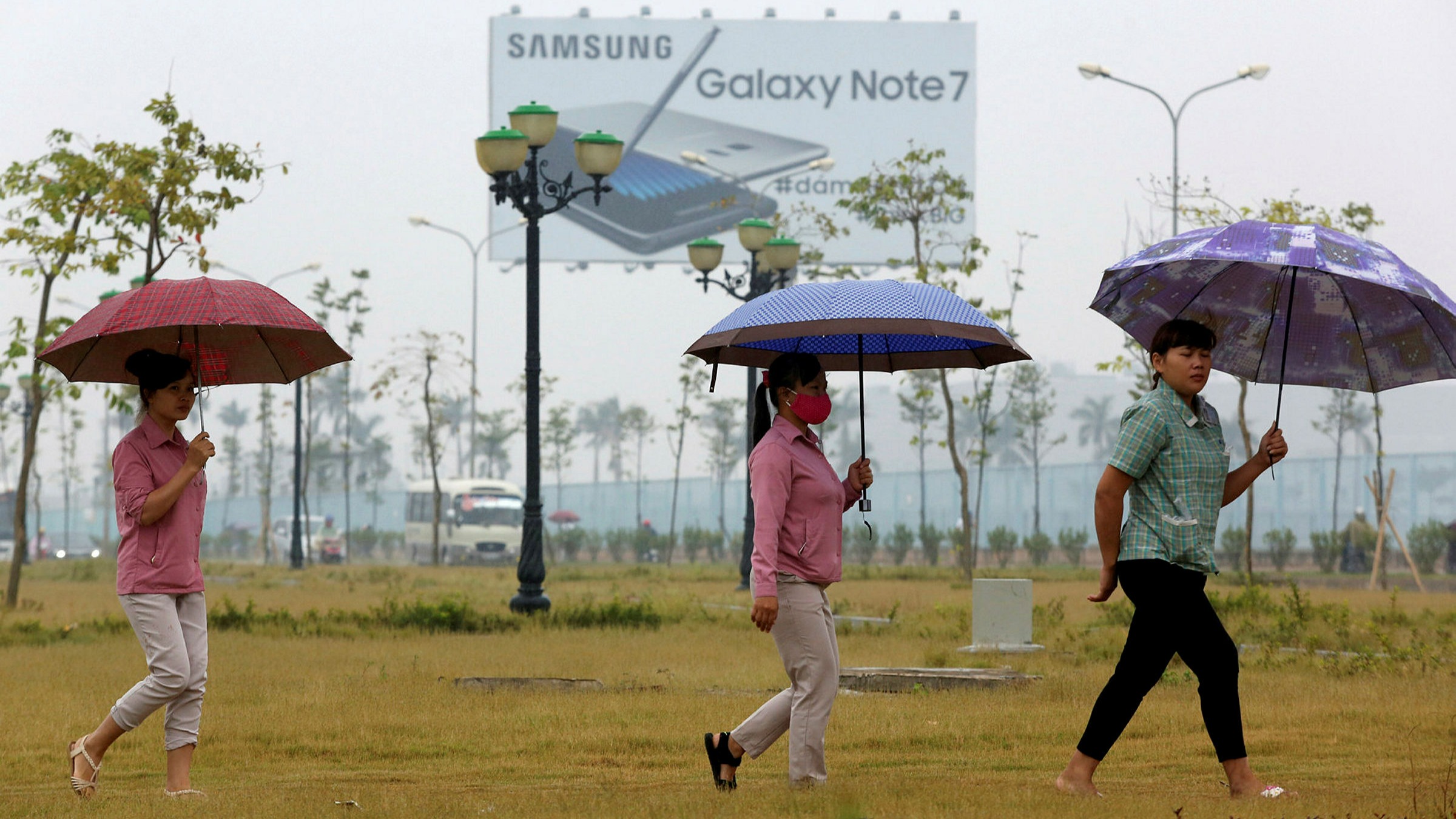 Samsung's reliance on fossil fuels poses growing risk to investors
