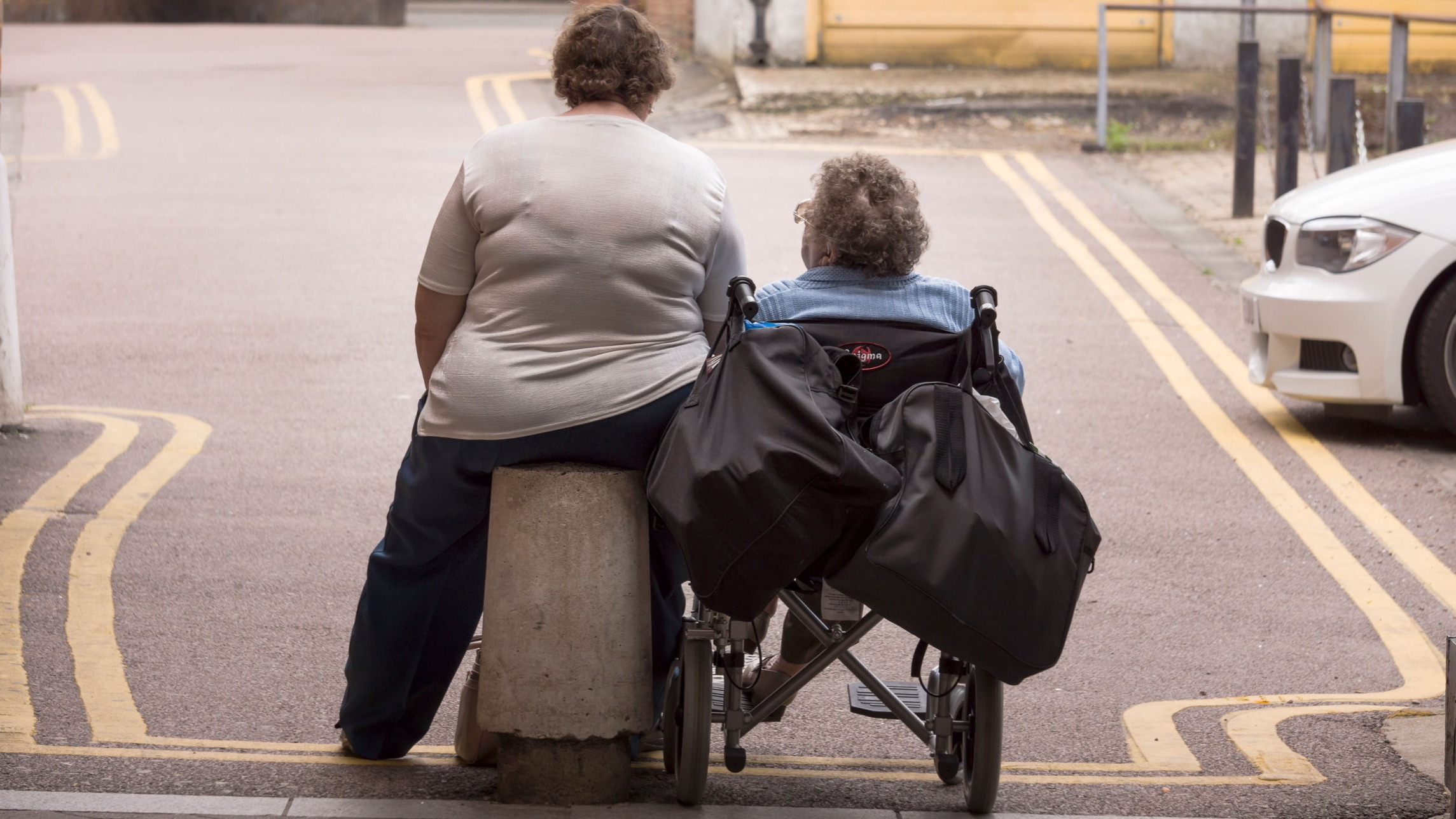 d1e00ek4ebabms.cloudfront.net image