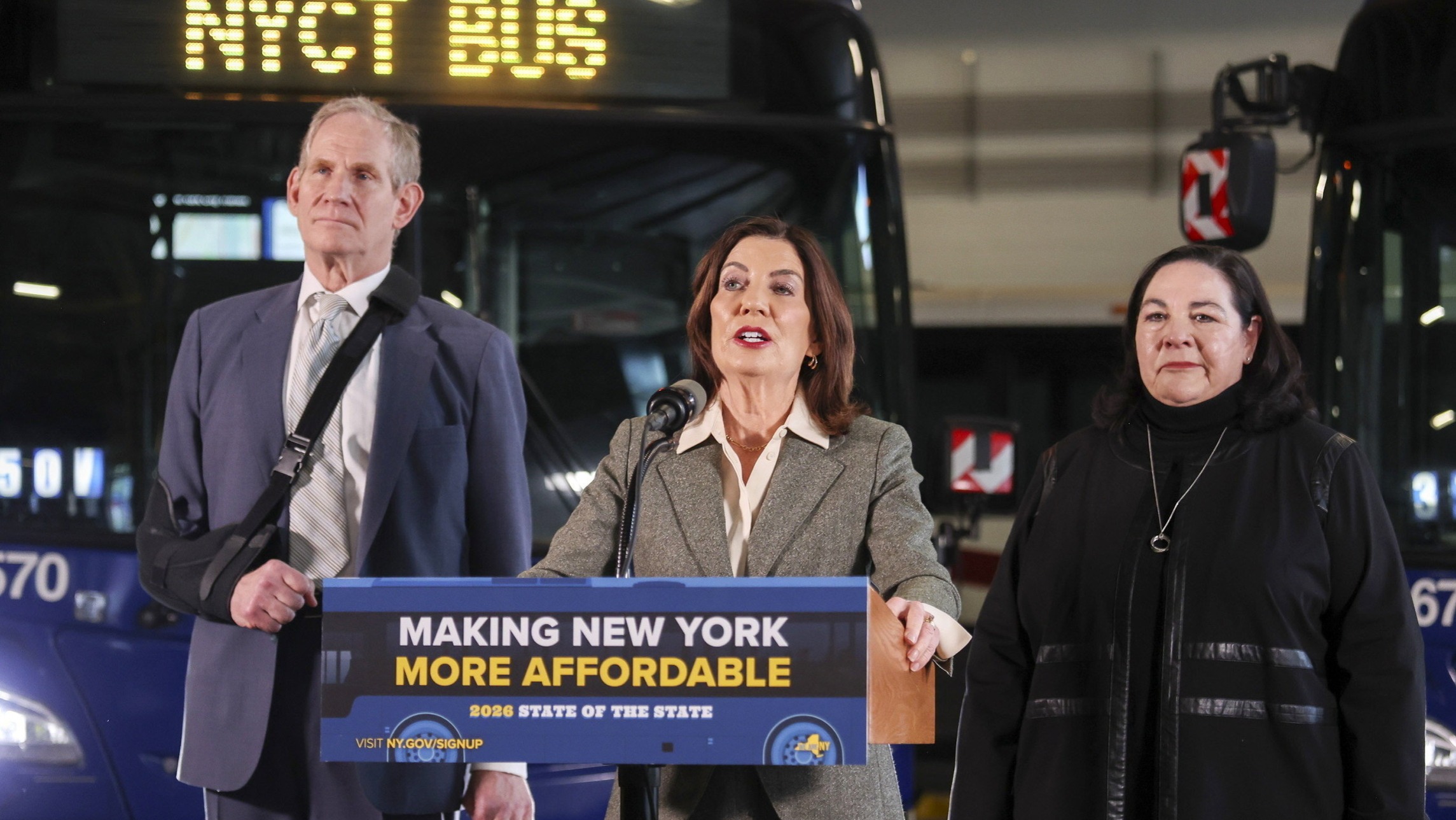 d1e00ek4ebabms.cloudfront.net image