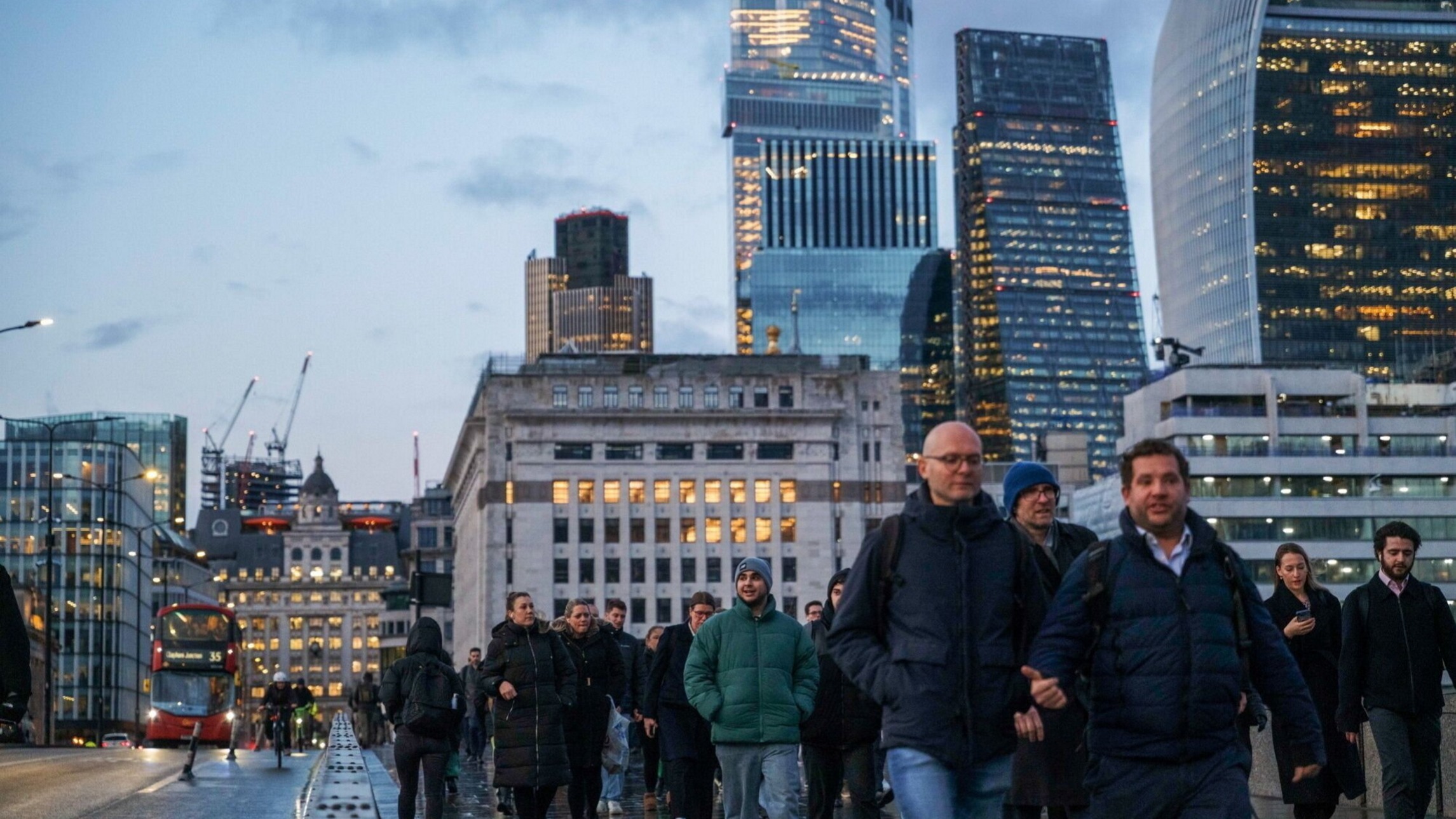 d1e00ek4ebabms.cloudfront.net image