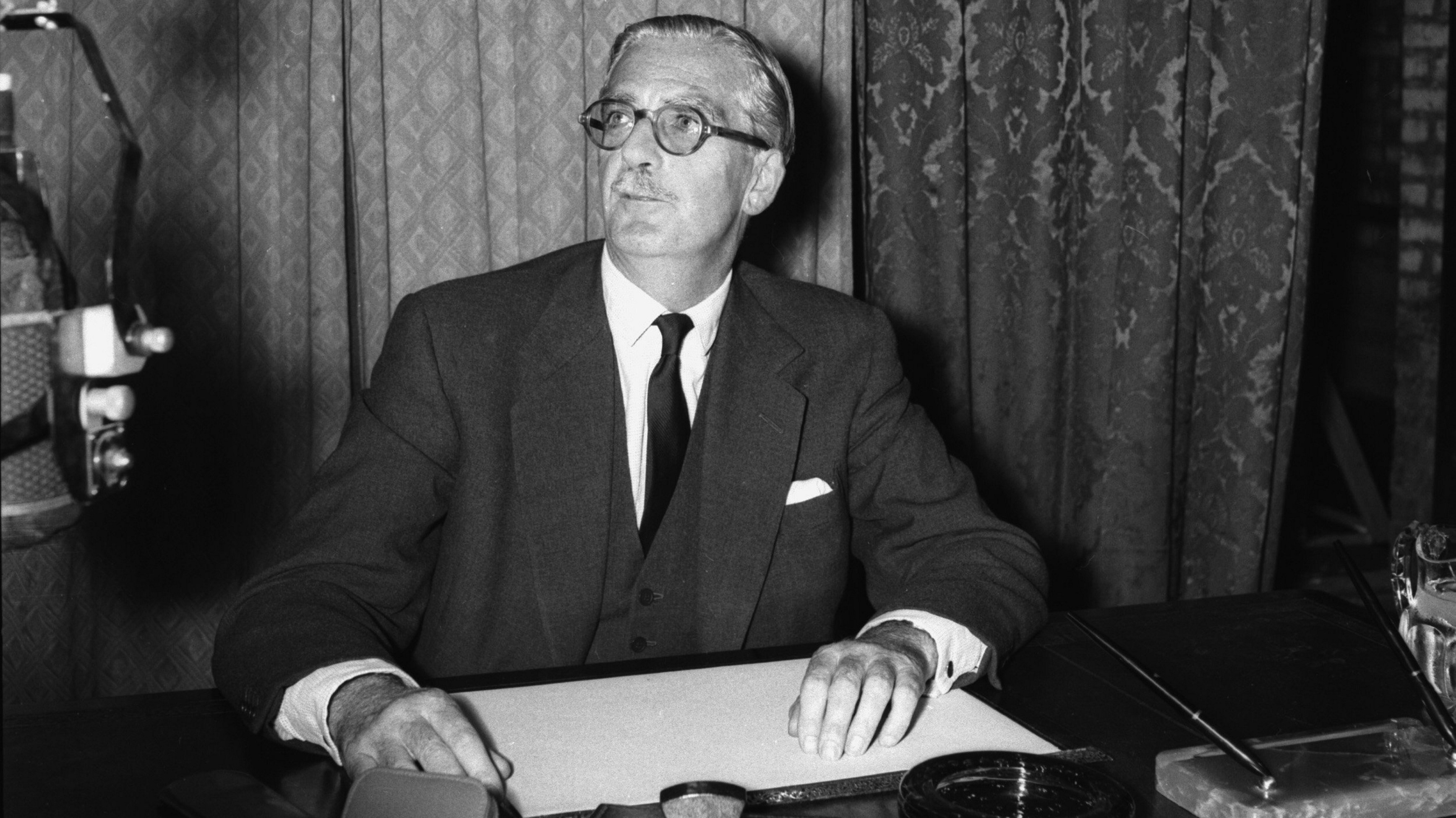 d1e00ek4ebabms.cloudfront.net image