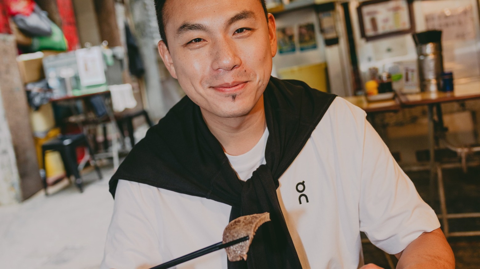 d1e00ek4ebabms.cloudfront.net image