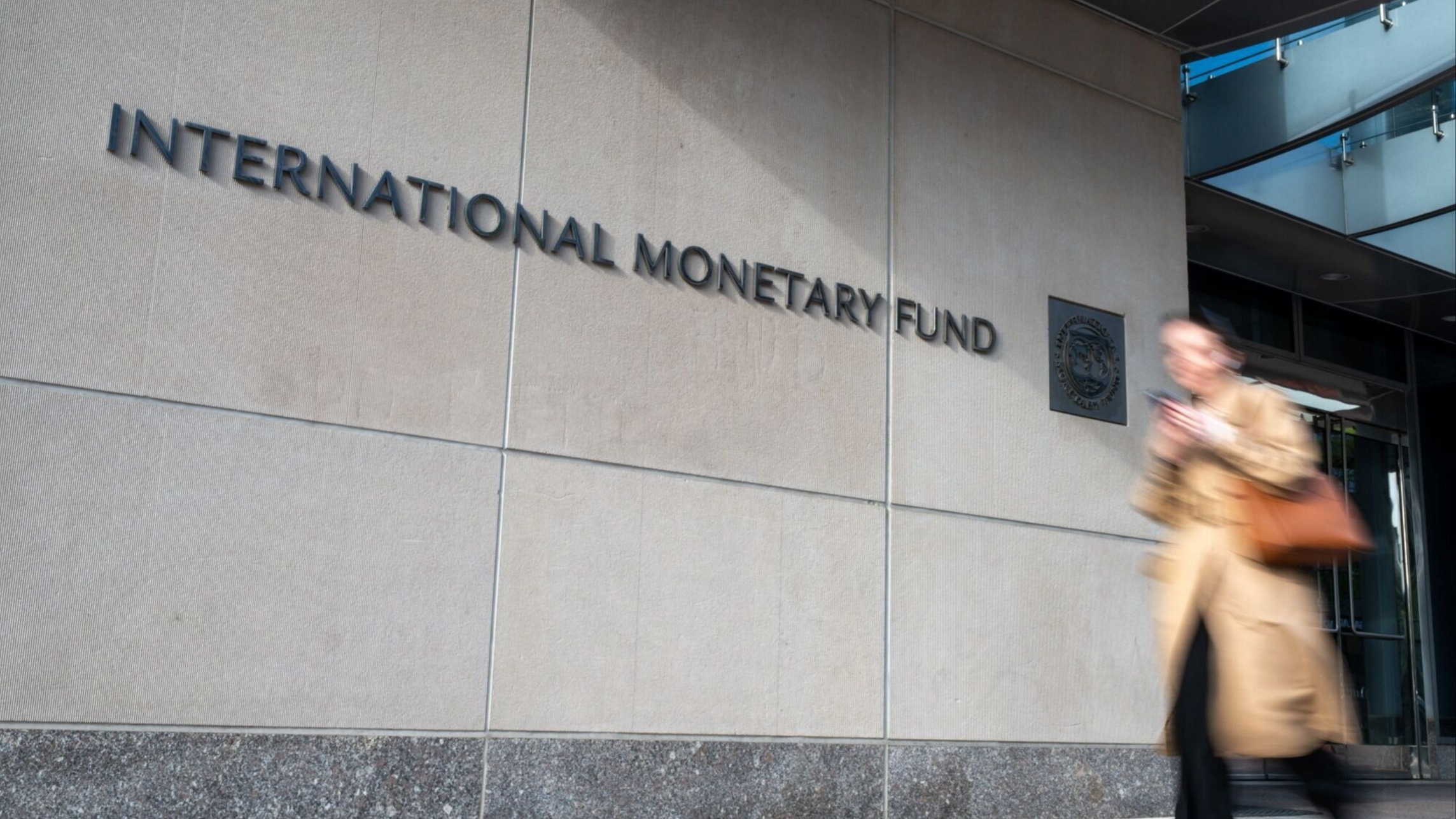 d1e00ek4ebabms.cloudfront.net image