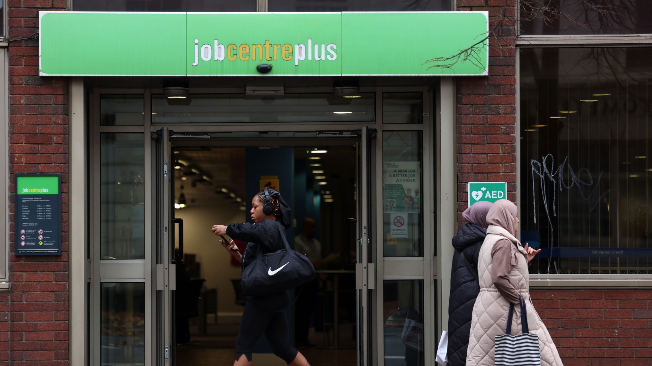 d1e00ek4ebabms.cloudfront.net image