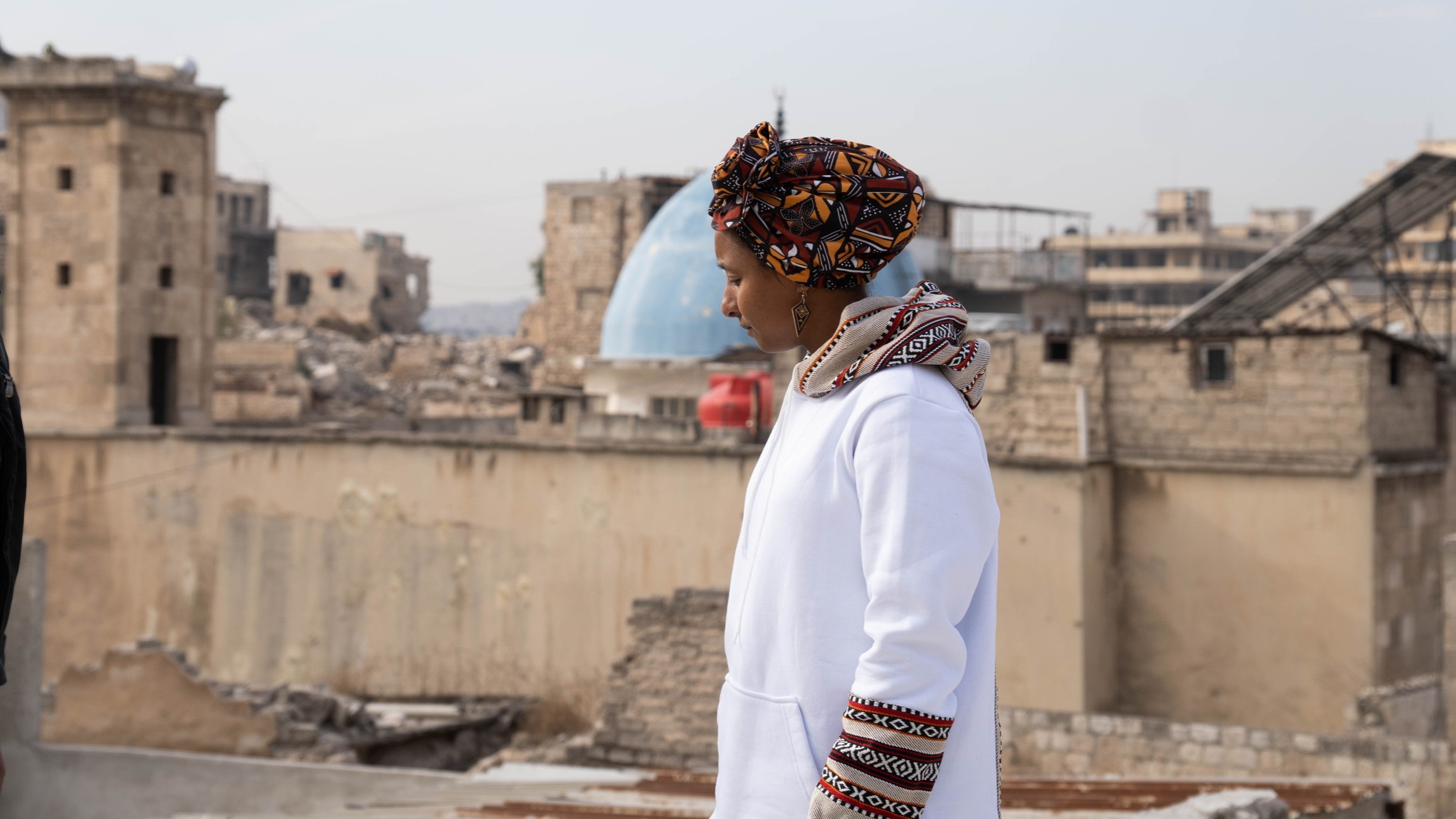 d1e00ek4ebabms.cloudfront.net image