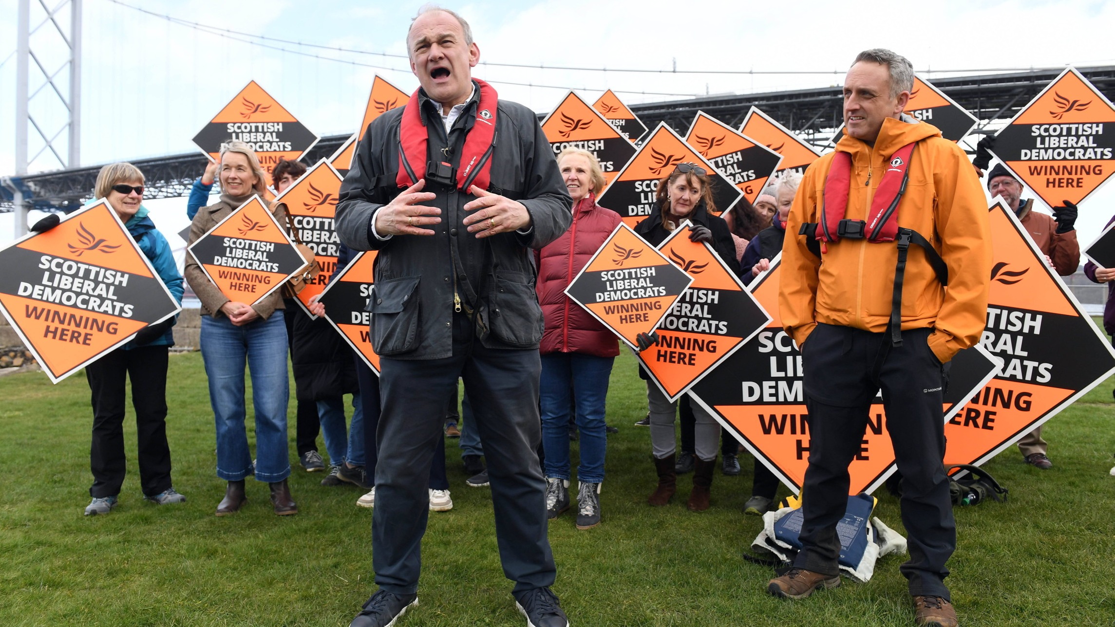 d1e00ek4ebabms.cloudfront.net image