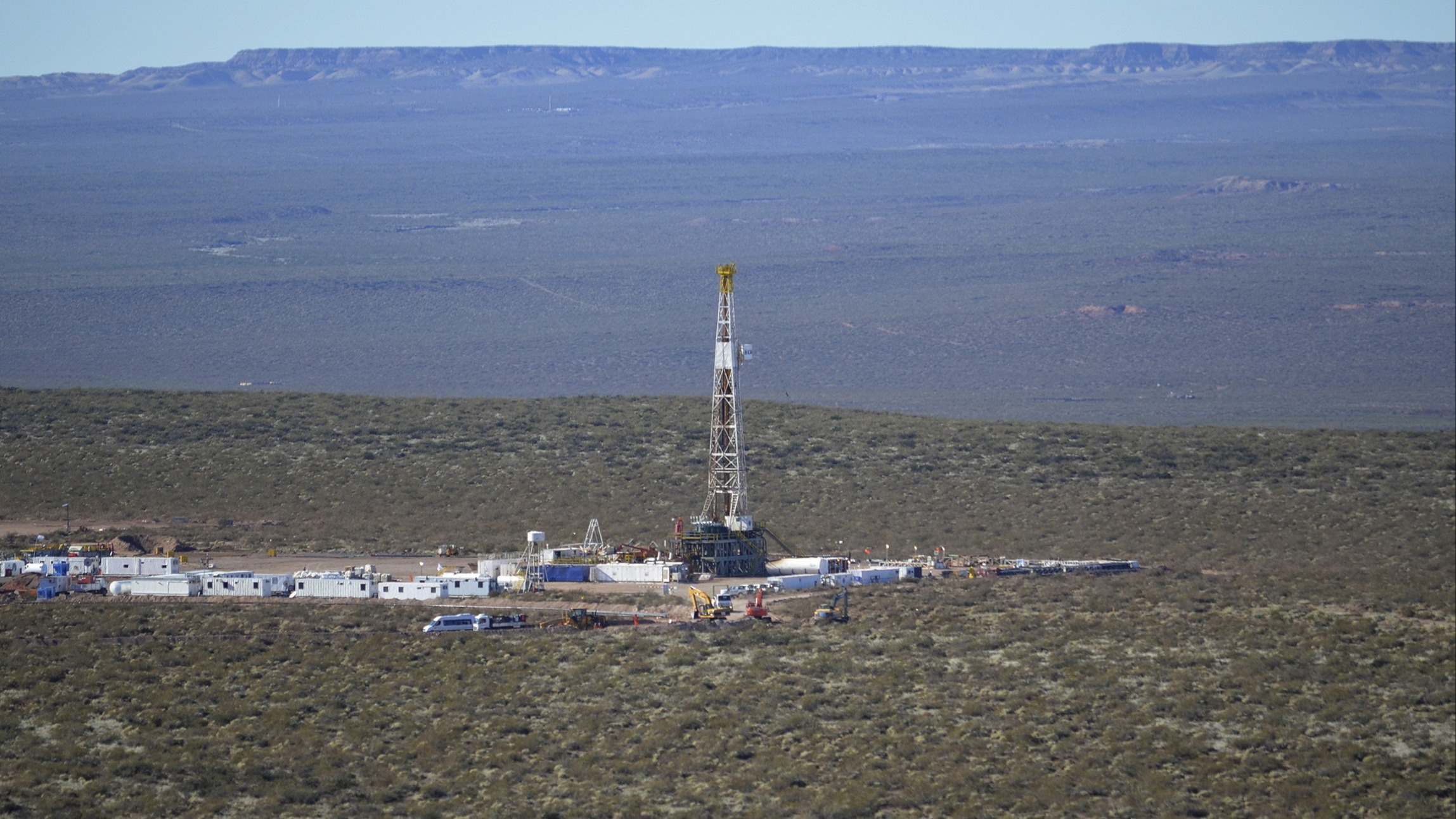 d1e00ek4ebabms.cloudfront.net image