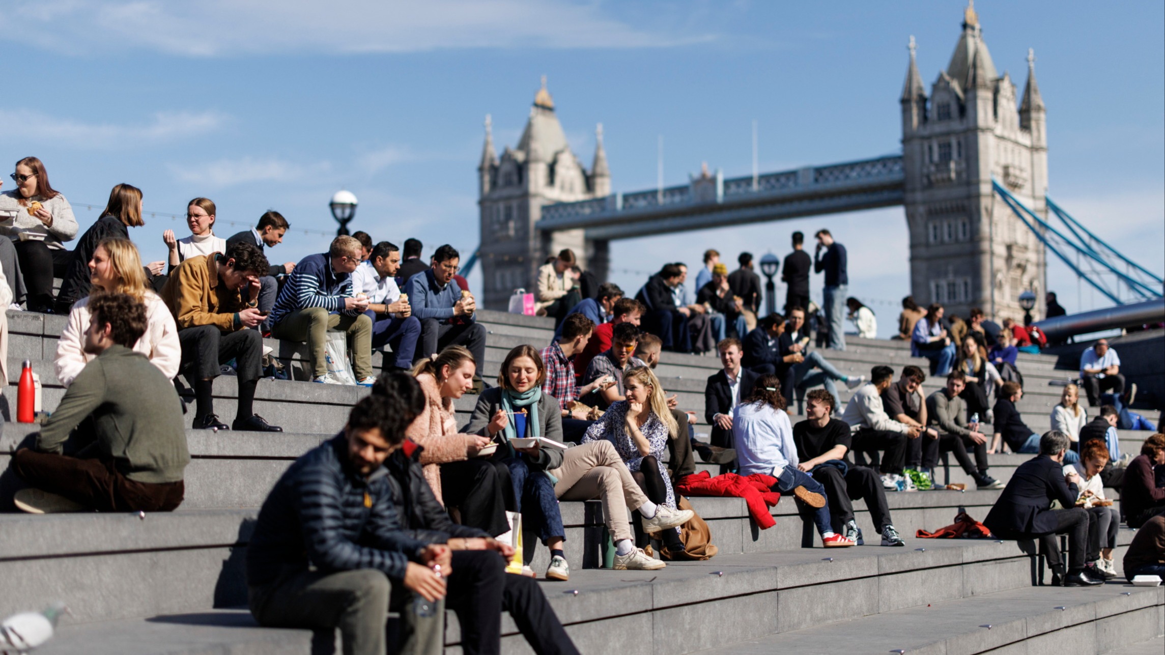 d1e00ek4ebabms.cloudfront.net image