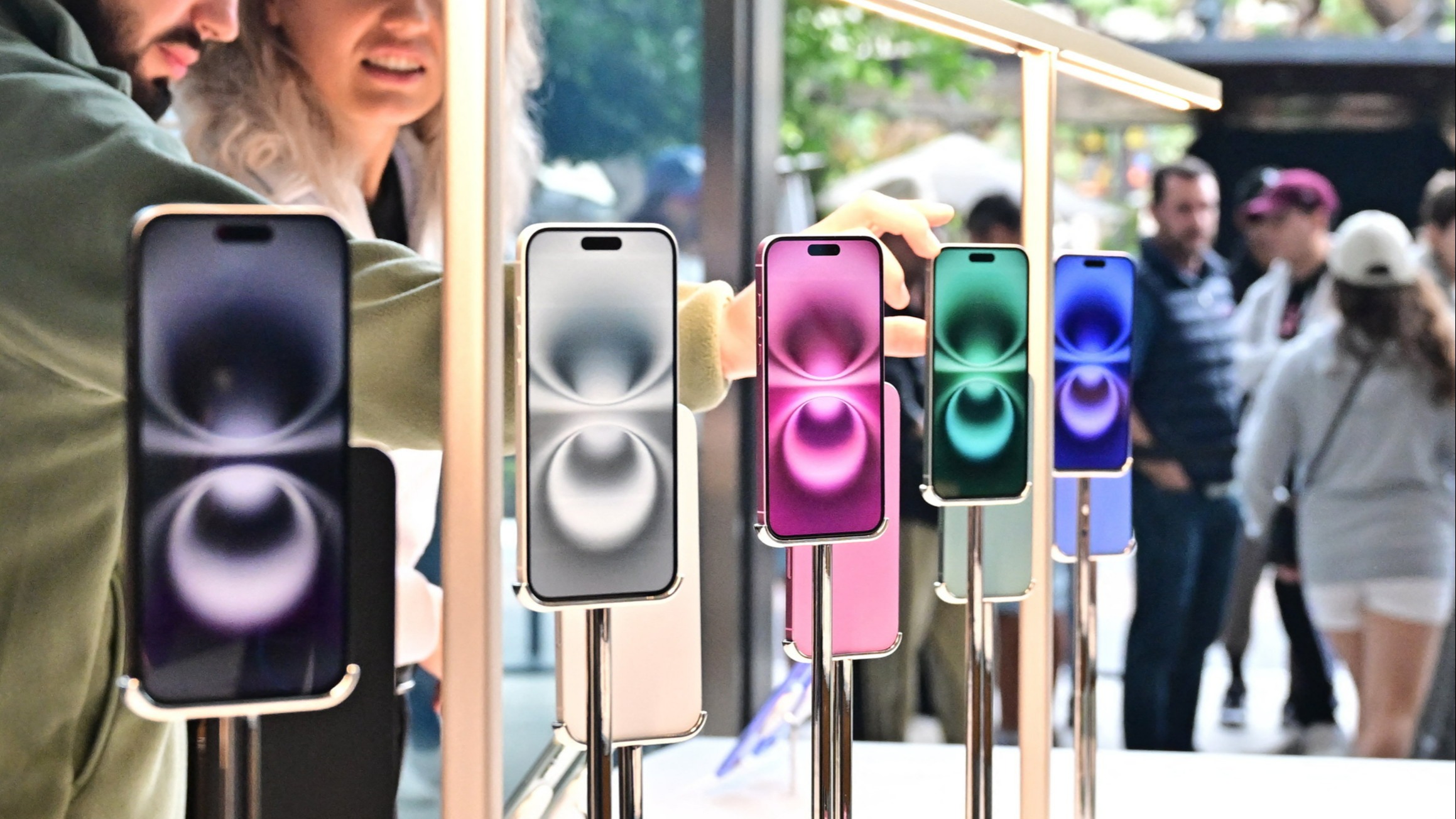 d1e00ek4ebabms.cloudfront.net image