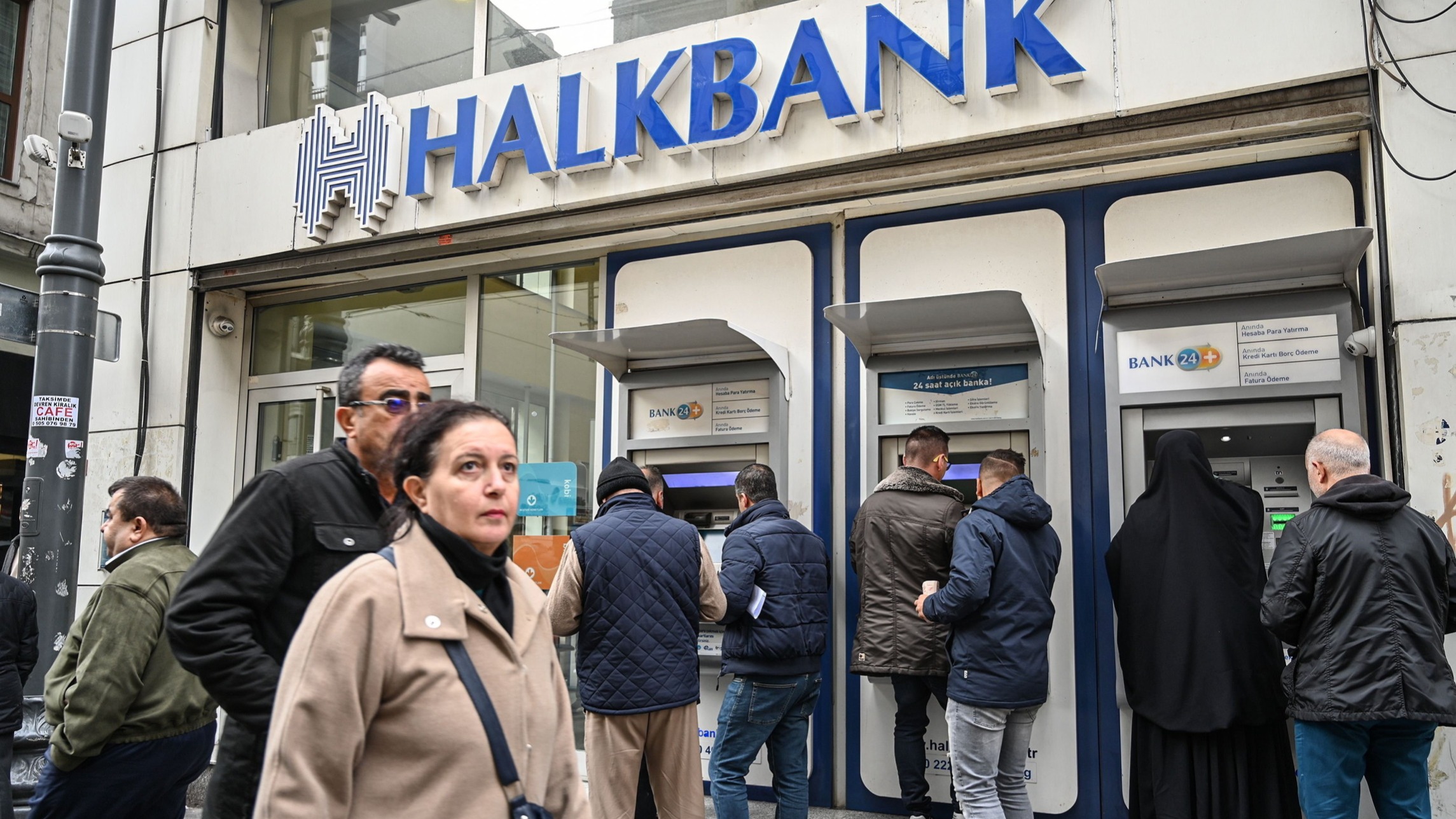 d1e00ek4ebabms.cloudfront.net image