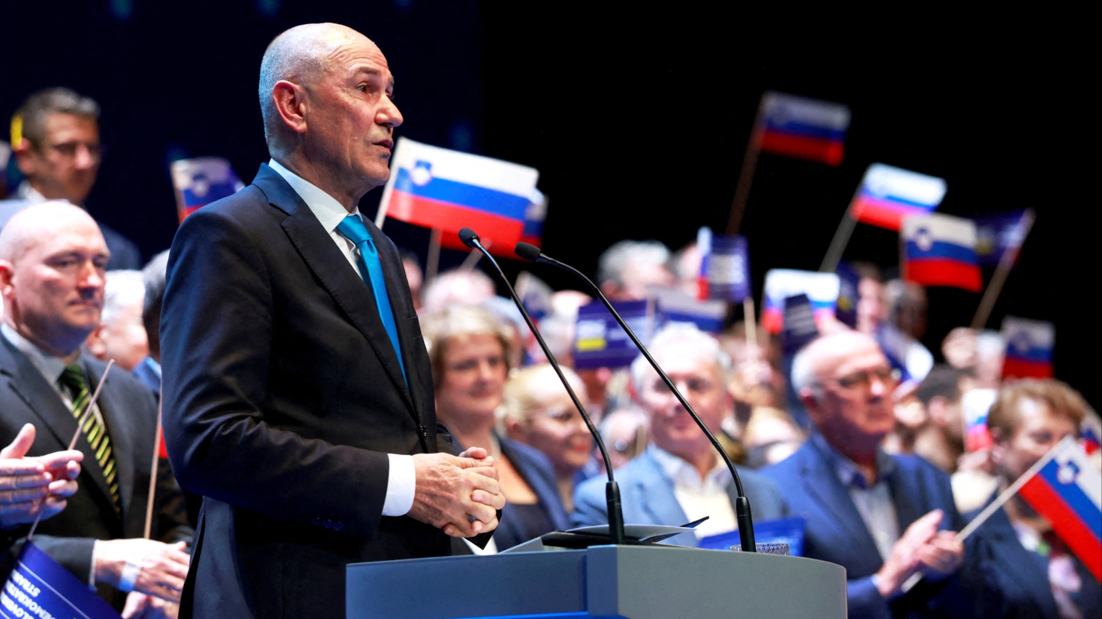 d1e00ek4ebabms.cloudfront.net image