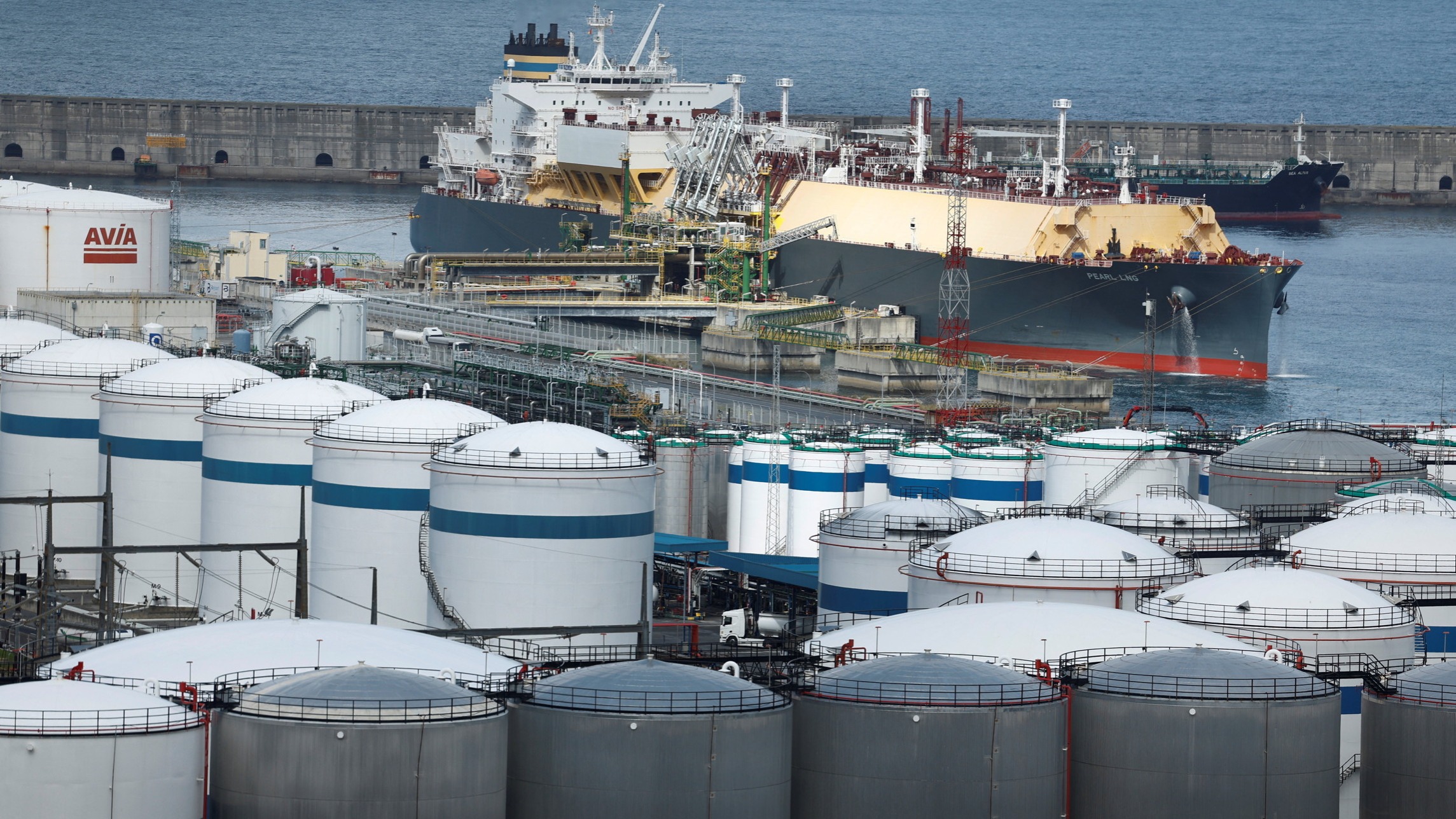 d1e00ek4ebabms.cloudfront.net image