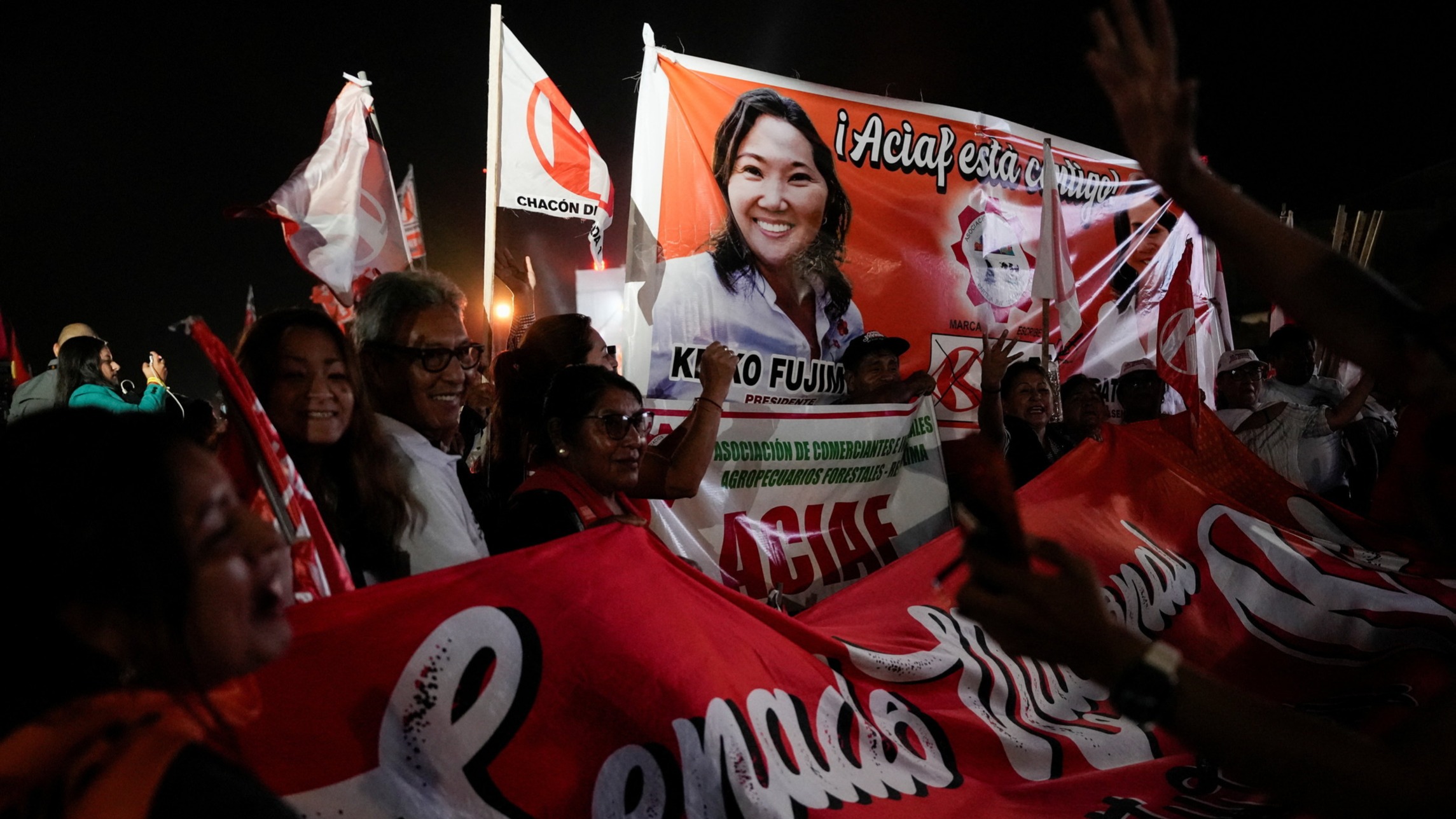 d1e00ek4ebabms.cloudfront.net image