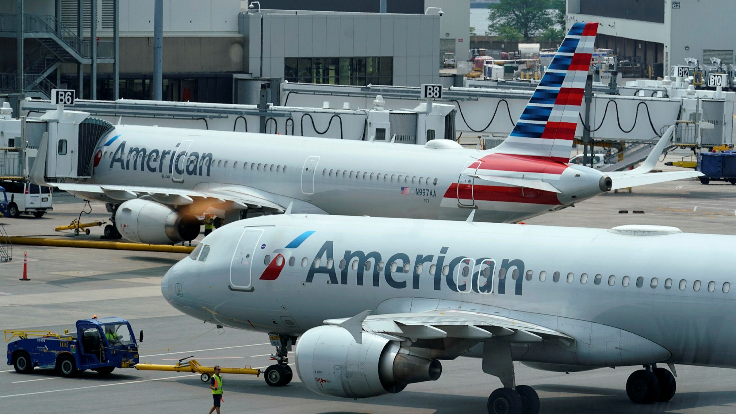ft.com - Claire Bushey in Chicago and Philip Georgiadis in London - US airlines return to profit as European counterparts languish