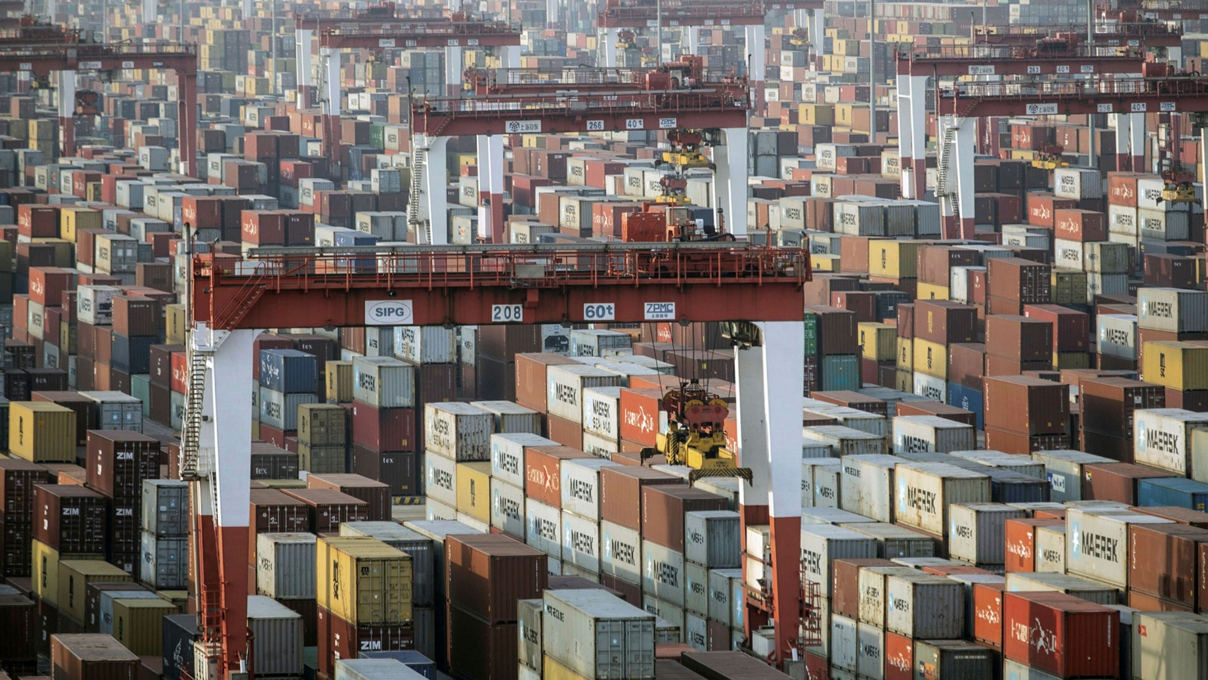 china's exporters hit by global shortage of shipping containers | financial times