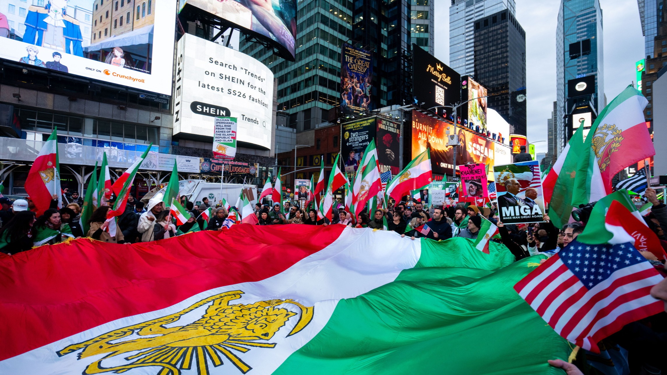 d1e00ek4ebabms.cloudfront.net image