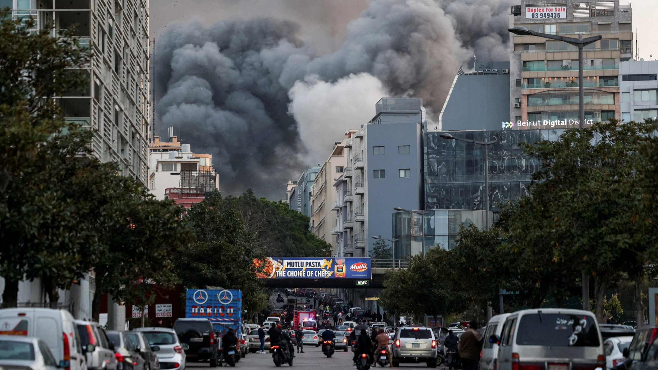 d1e00ek4ebabms.cloudfront.net image