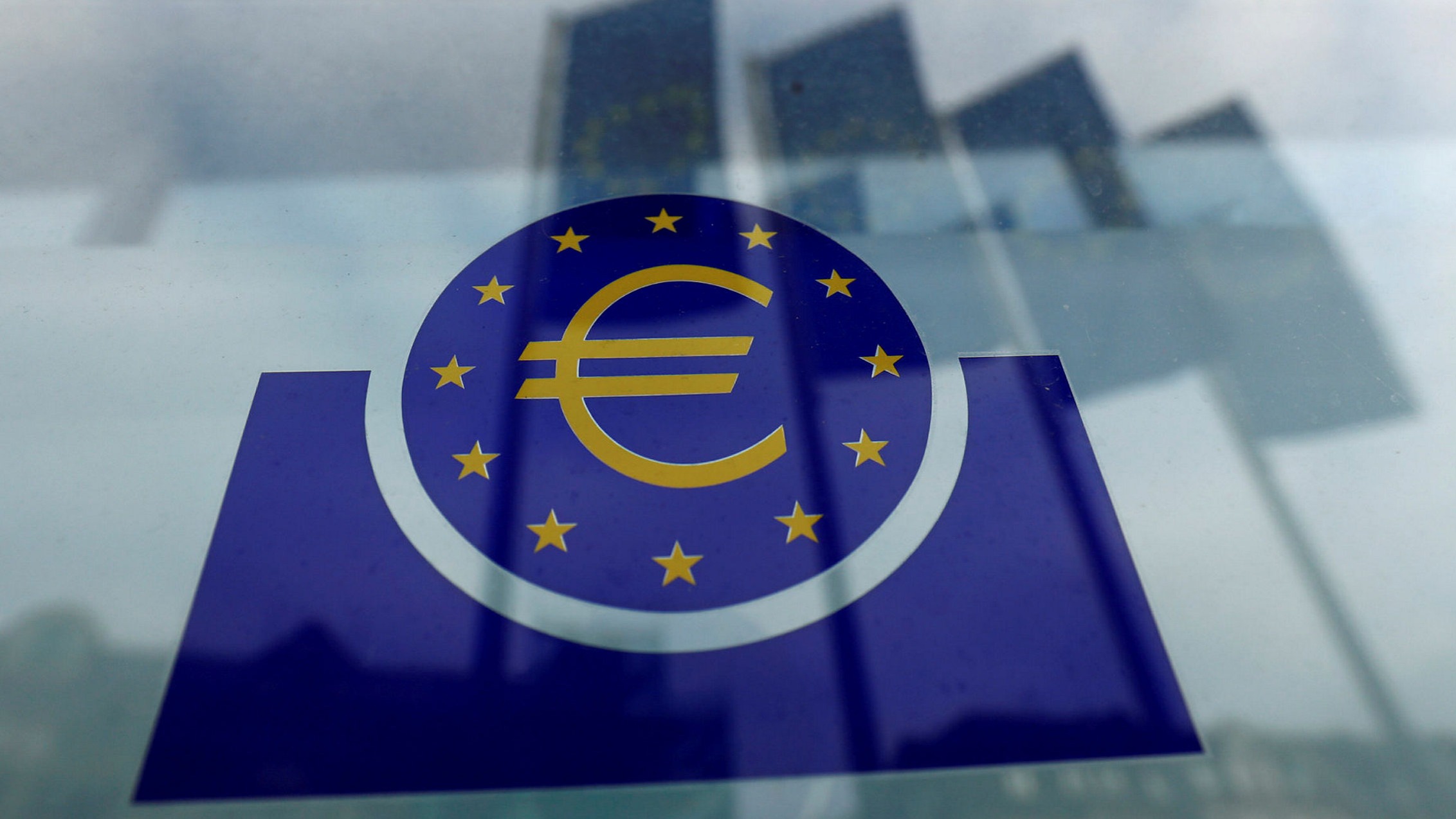 Eurozone faces economic strains as government debt piles up | Financial  Times