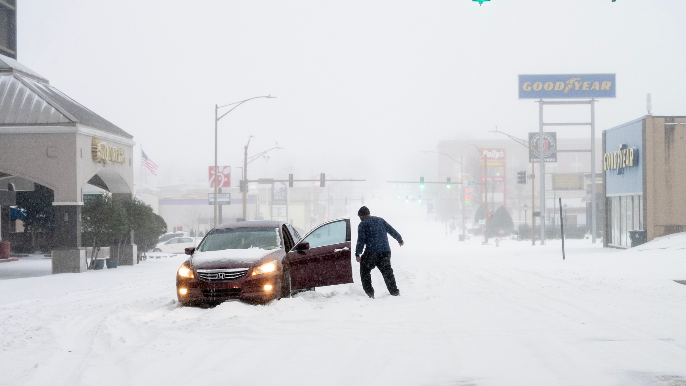 d1e00ek4ebabms.cloudfront.net image