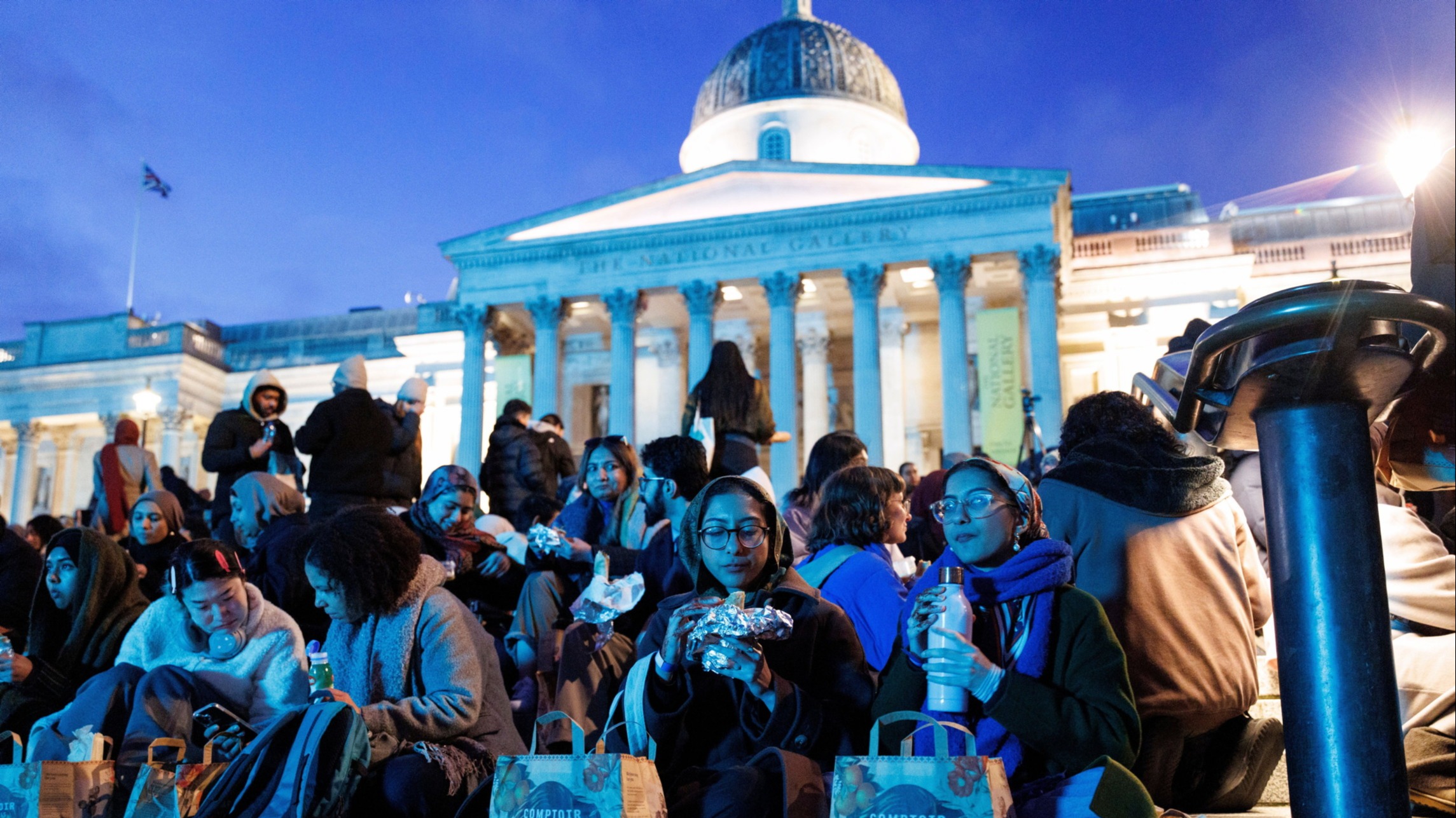 d1e00ek4ebabms.cloudfront.net image