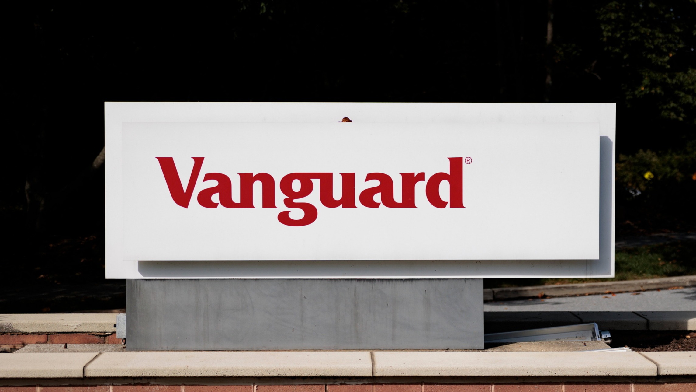 d1e00ek4ebabms.cloudfront.net image